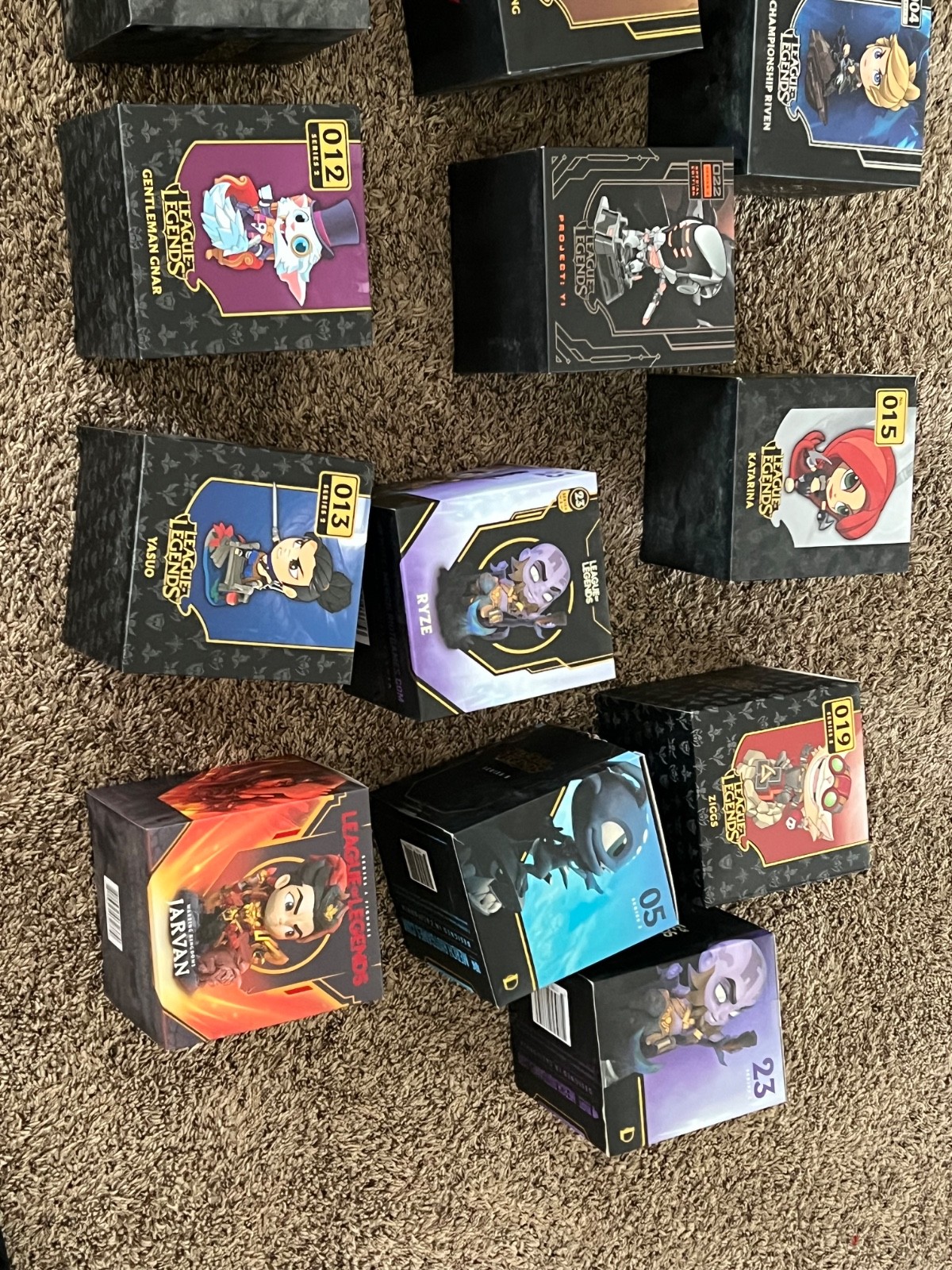 huge lot of league of legends statues