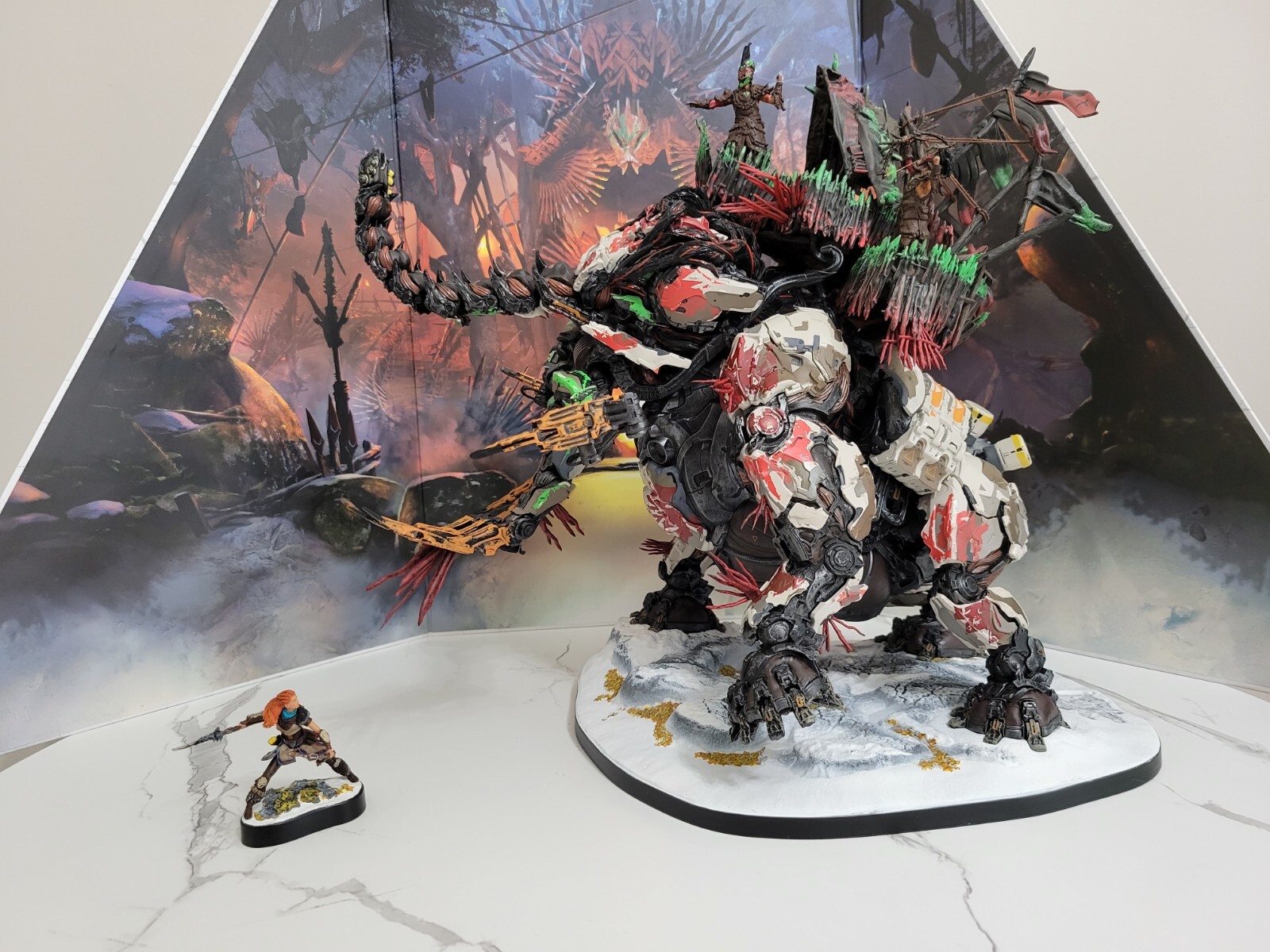 Horizon Forbidden West Regalla Edition Tremortusk Mini Aloy Statue & Background