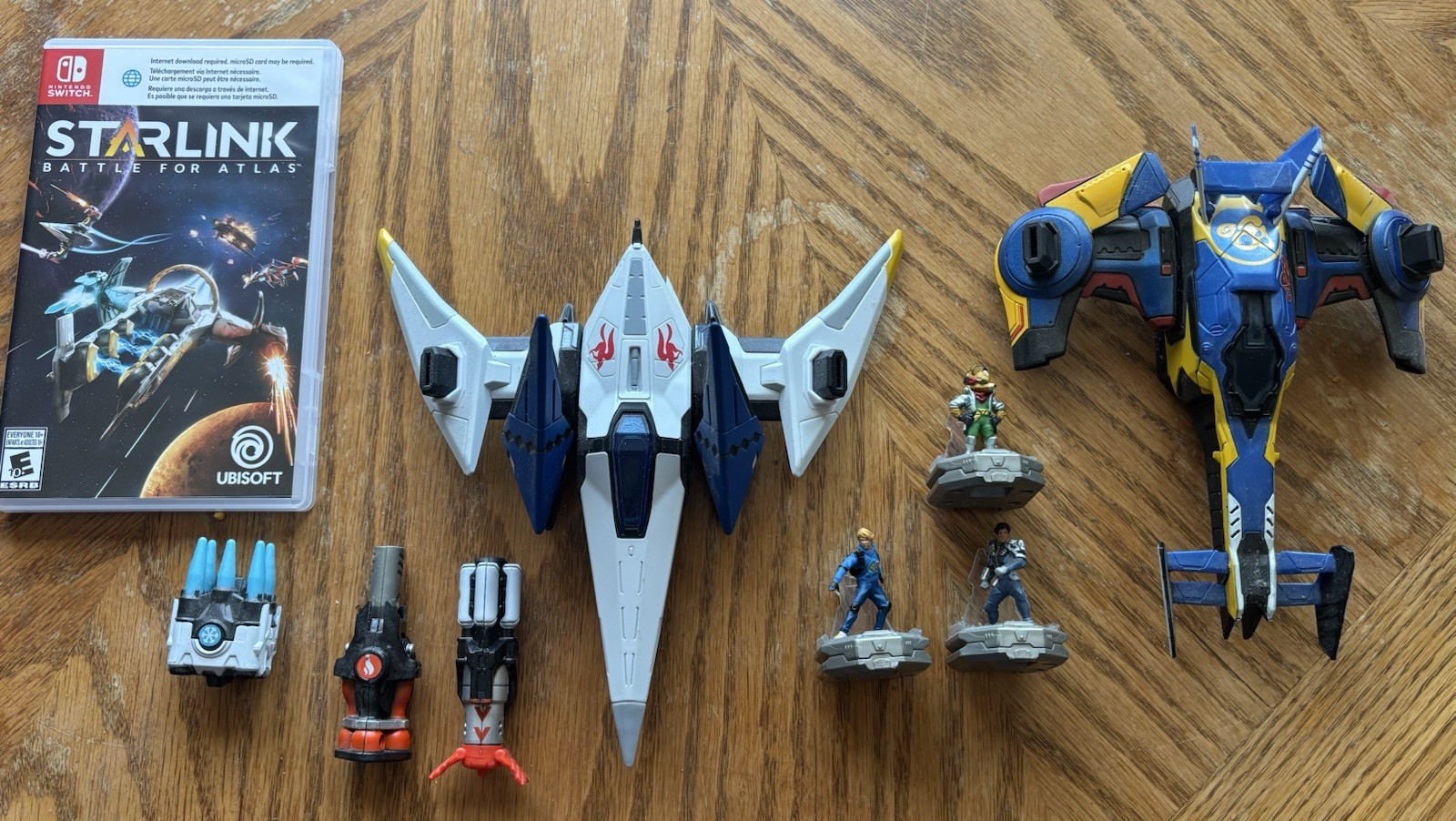 Starlink Battle for Atlas Nintendo Switch Starter Pack Starfox Arwing + Extras