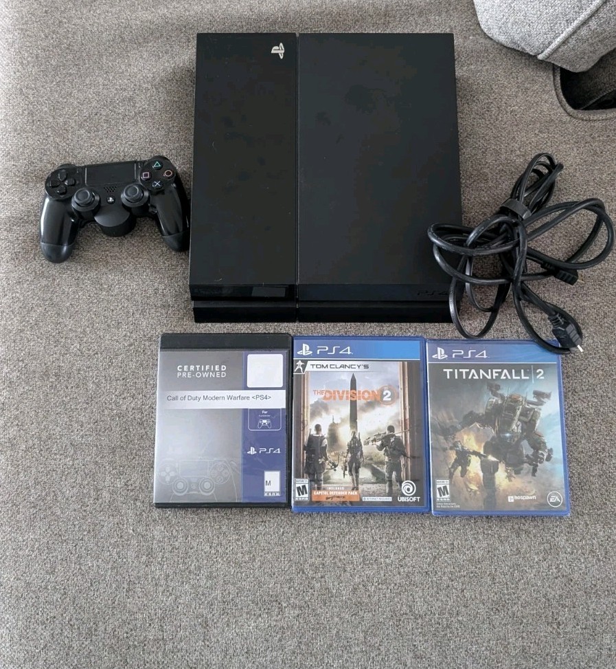 Sony PlayStation 4 500GB Console PS4 w/ Games Bundle READ