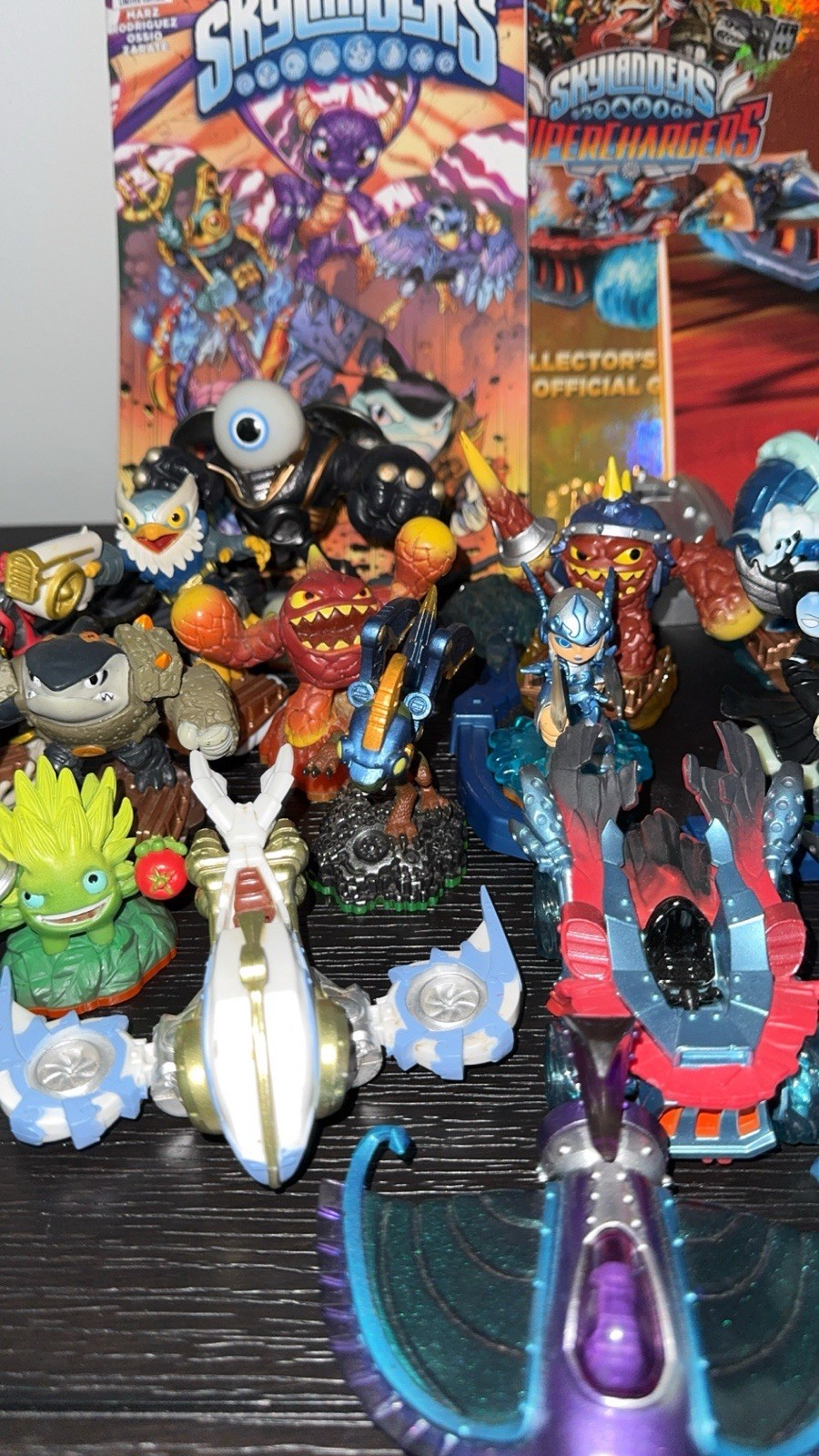 Lot Of 41 Skylanders Superchargers Light Core Chill Comic Poster Collector Guide