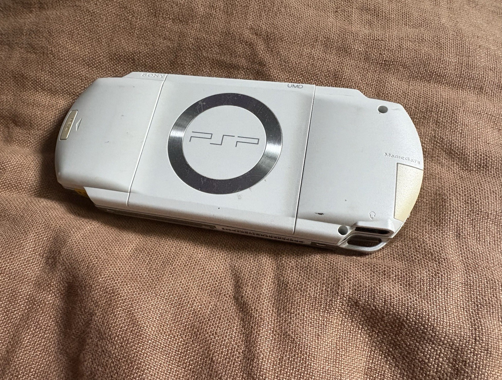Sony PSP 1000 Launch Edition Ceramic White Handheld System