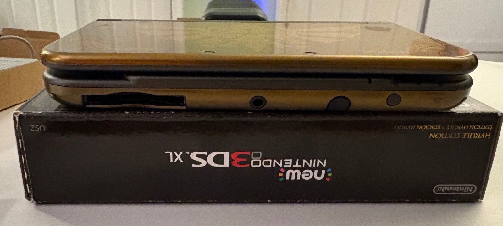 Nintendo New 3DS XL Handheld System Hyrule Edition Complete in Box Zelda Gold