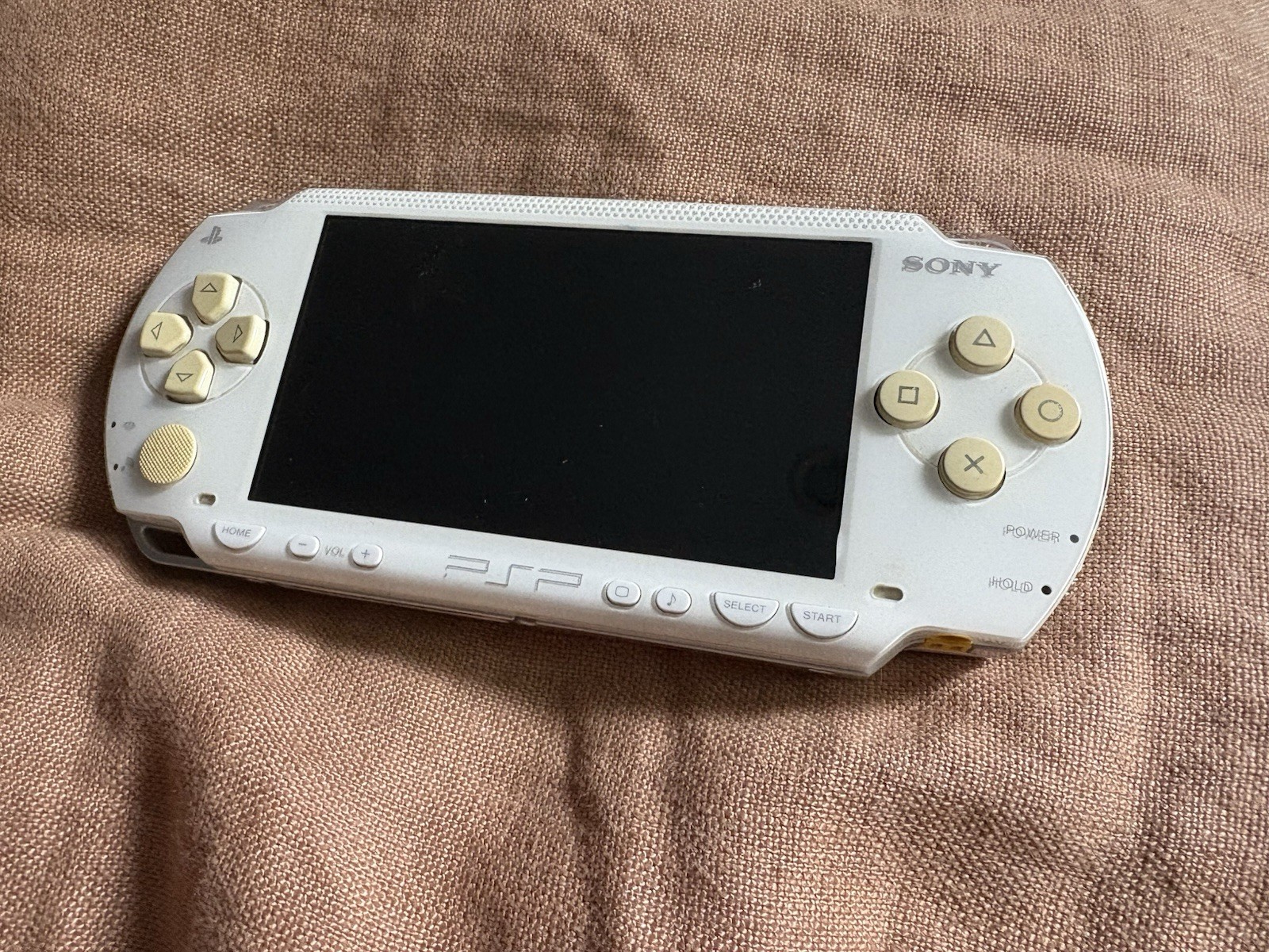 Sony PSP 1000 Launch Edition Ceramic White Handheld System