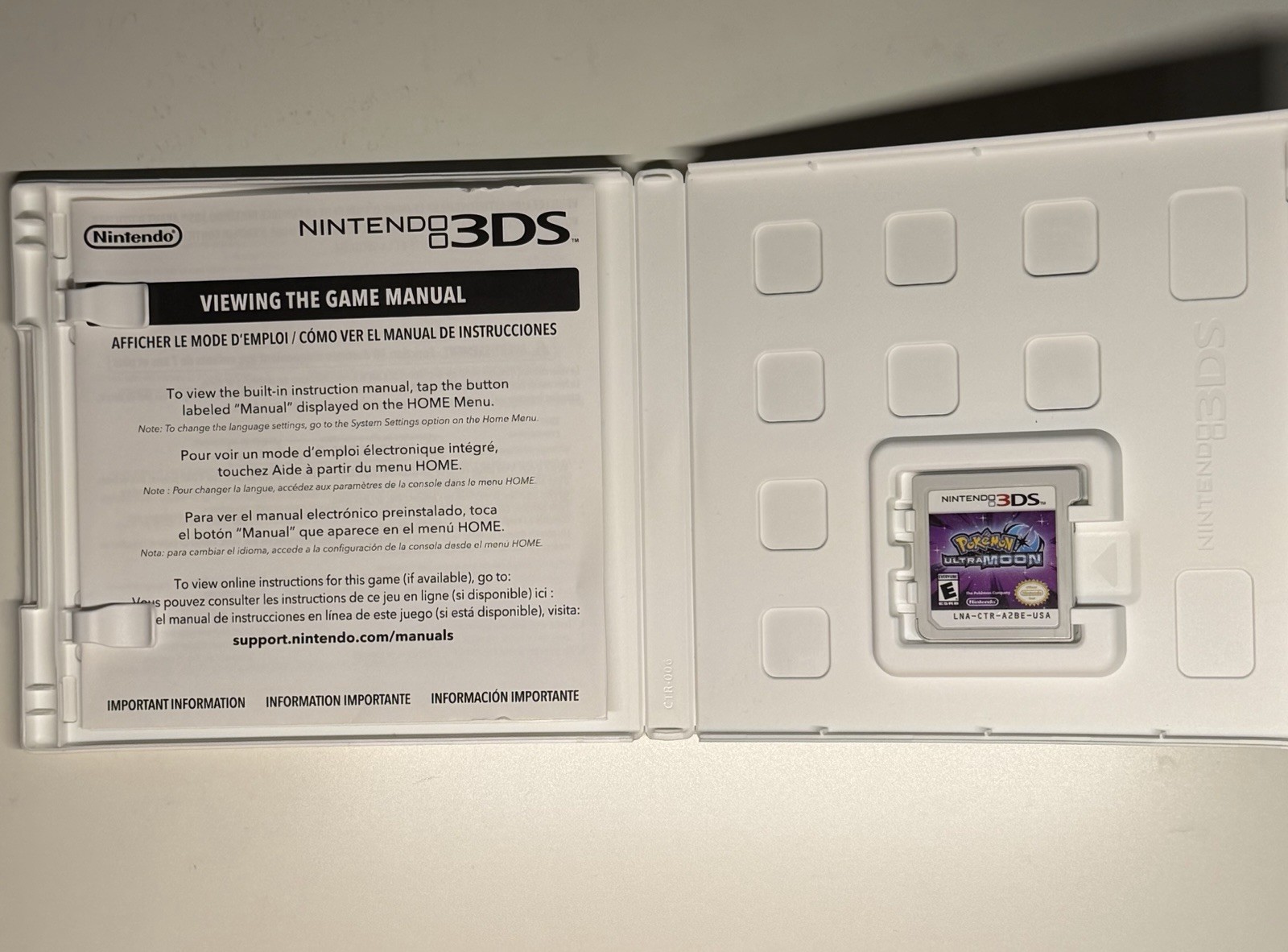 Pokémon Ultra Moon Nintendo 3DS Manual Included/ Full Pokedex and Shiny Charm