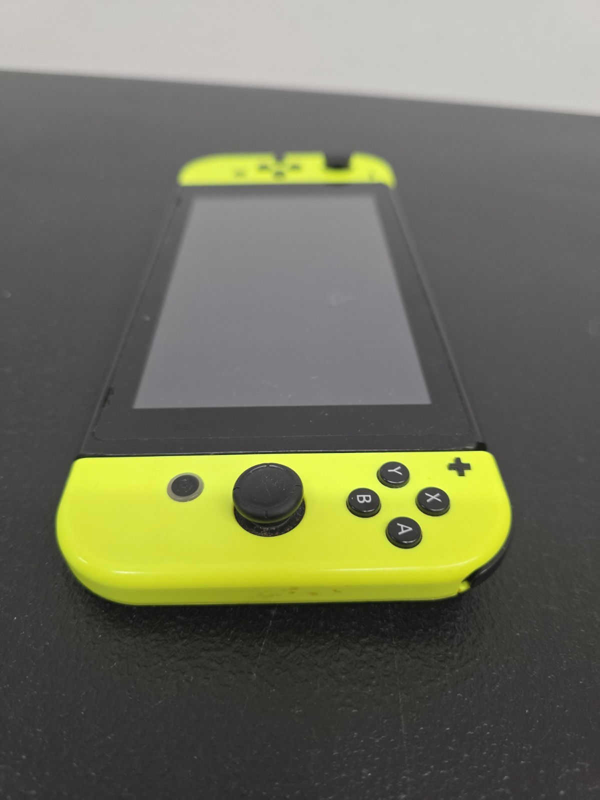 Nintendo HAC00101 Handheld System – Black & Neon Yellow Joy Cons! Gen. 1. BN18