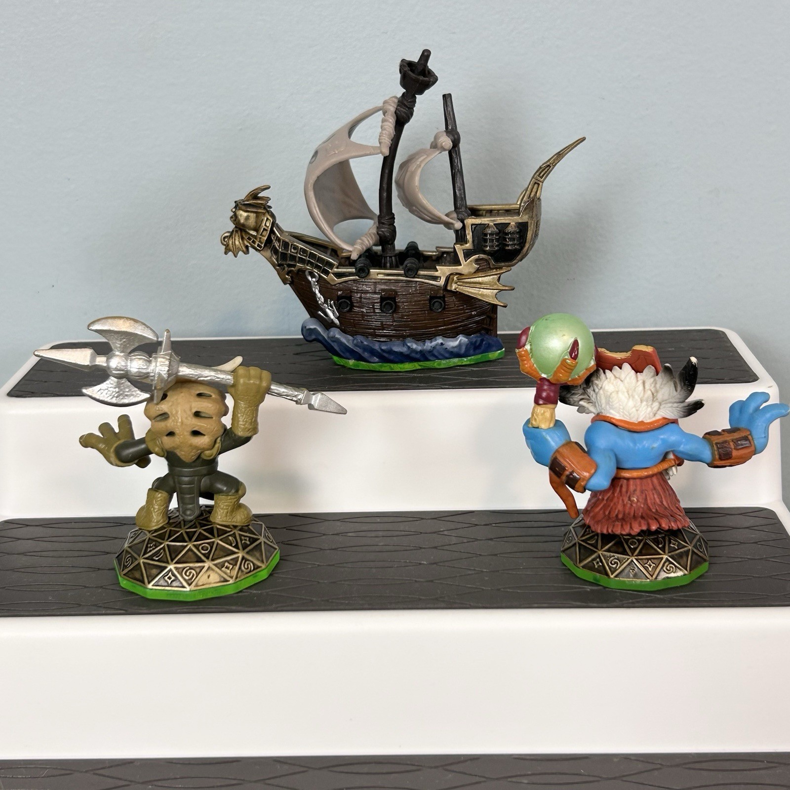 Skylanders Spyros Adventure & Super Chargers Mixed Lot Of 24 Figures