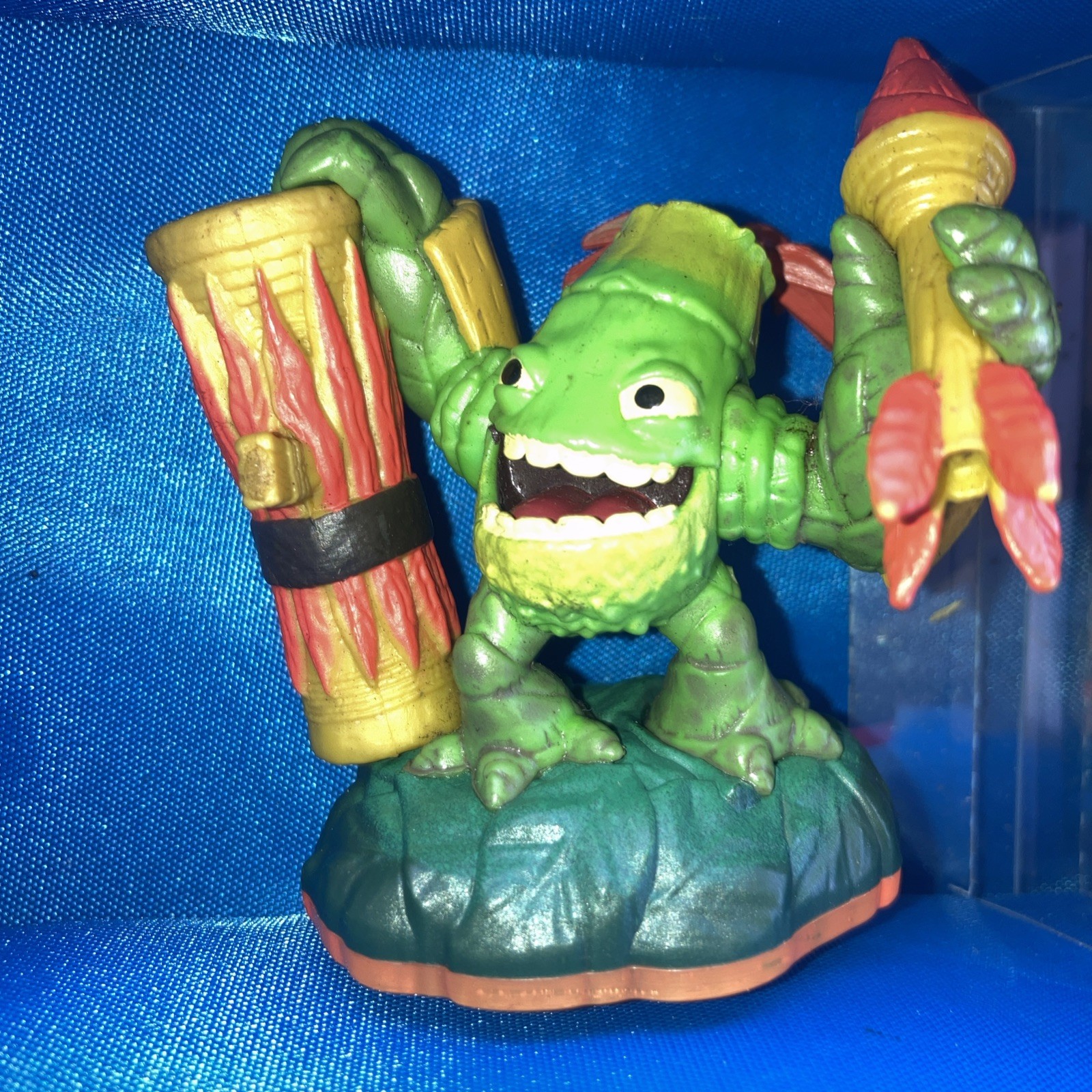 Skylanders Travel Case With 22 Skylanders