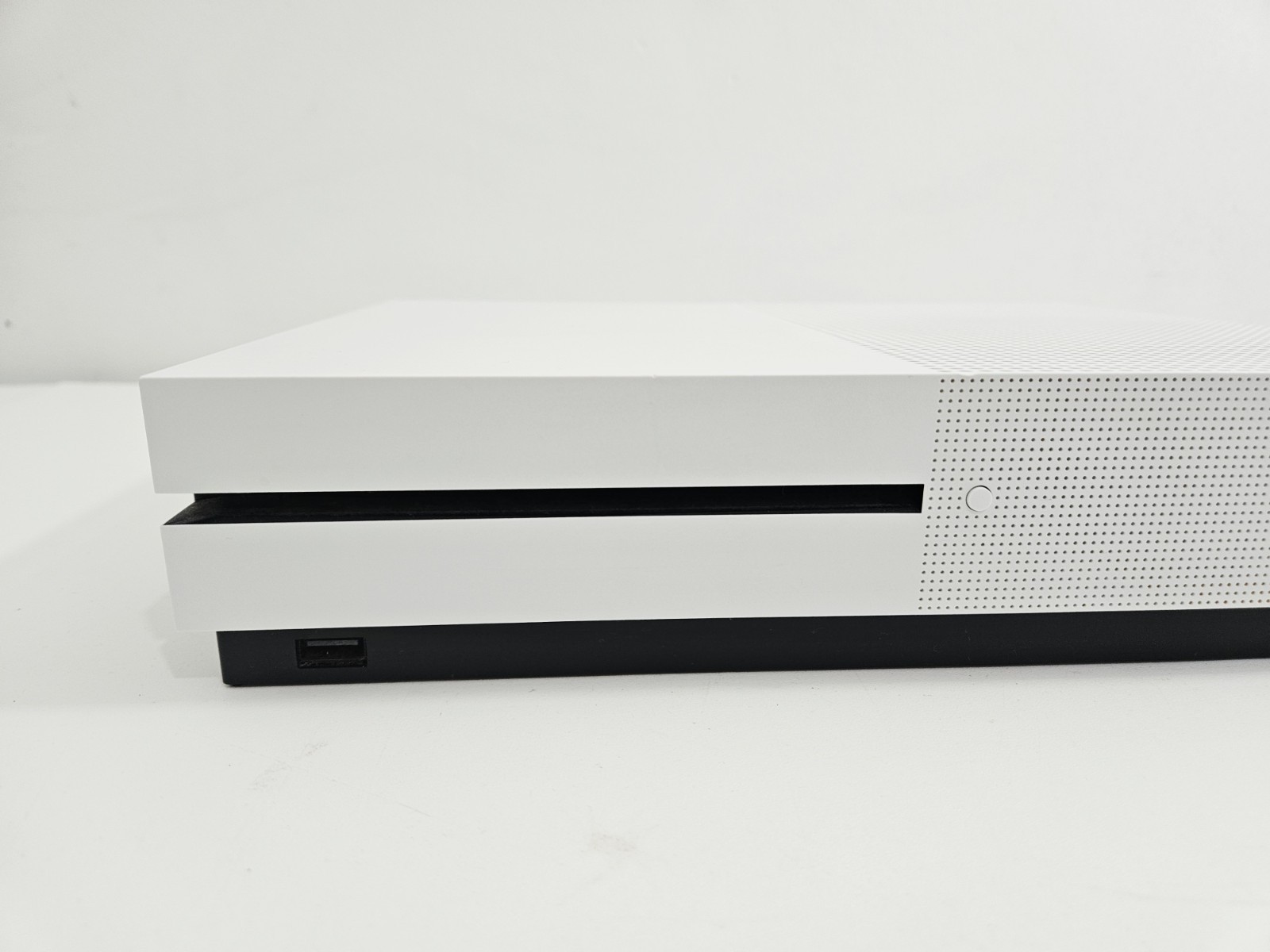 Microsoft Xbox One S 1TB White Console 4K UHD With Power Cord