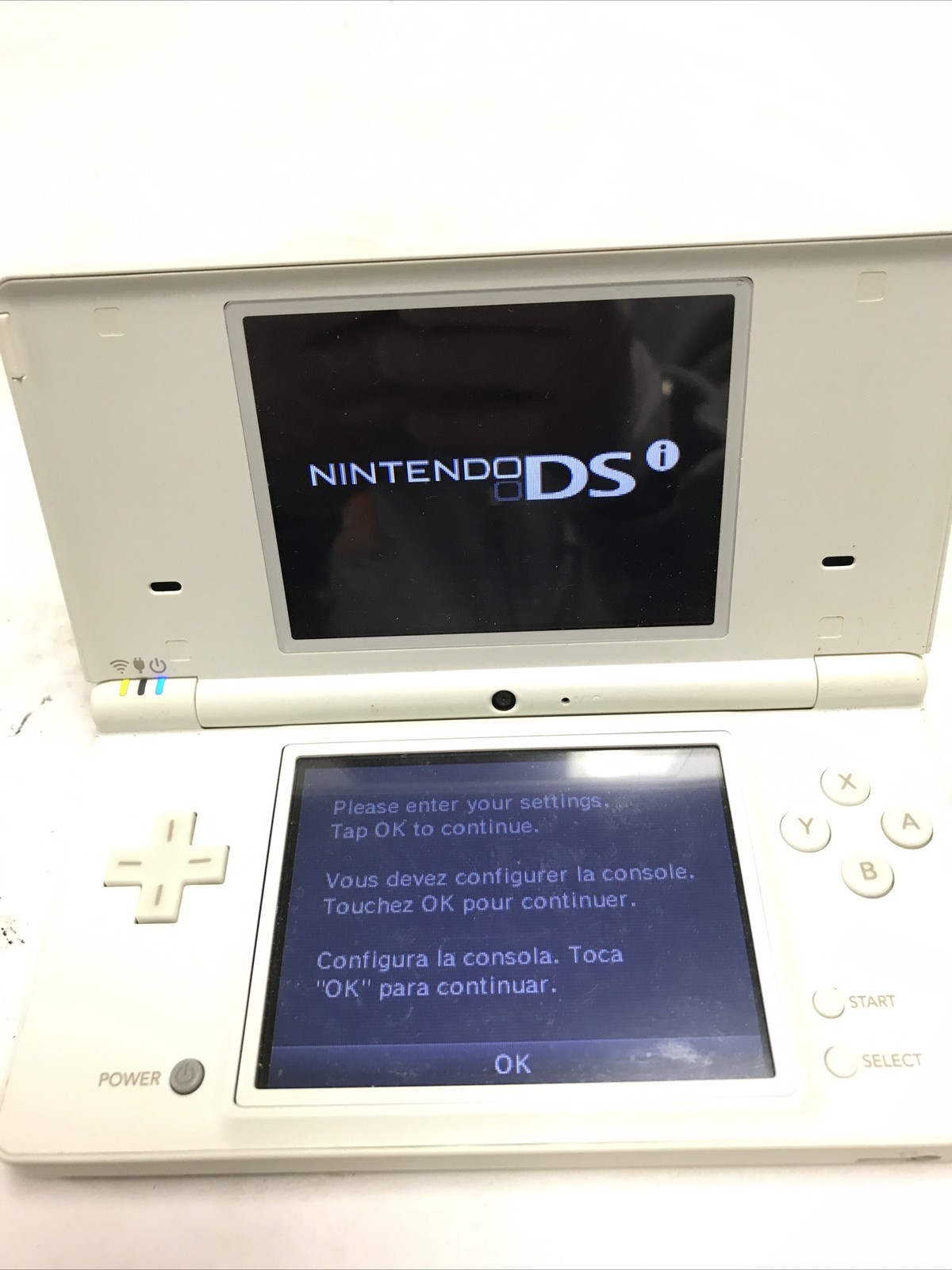 Nintendo DSi White Handheld Console System TWL-001 No cord AS IS