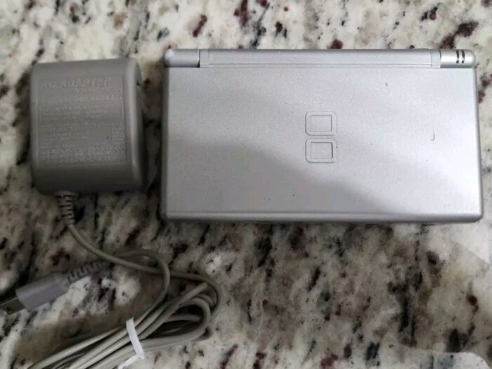 Nintendo DS Lite System Portable Gaming Console – Silver/white