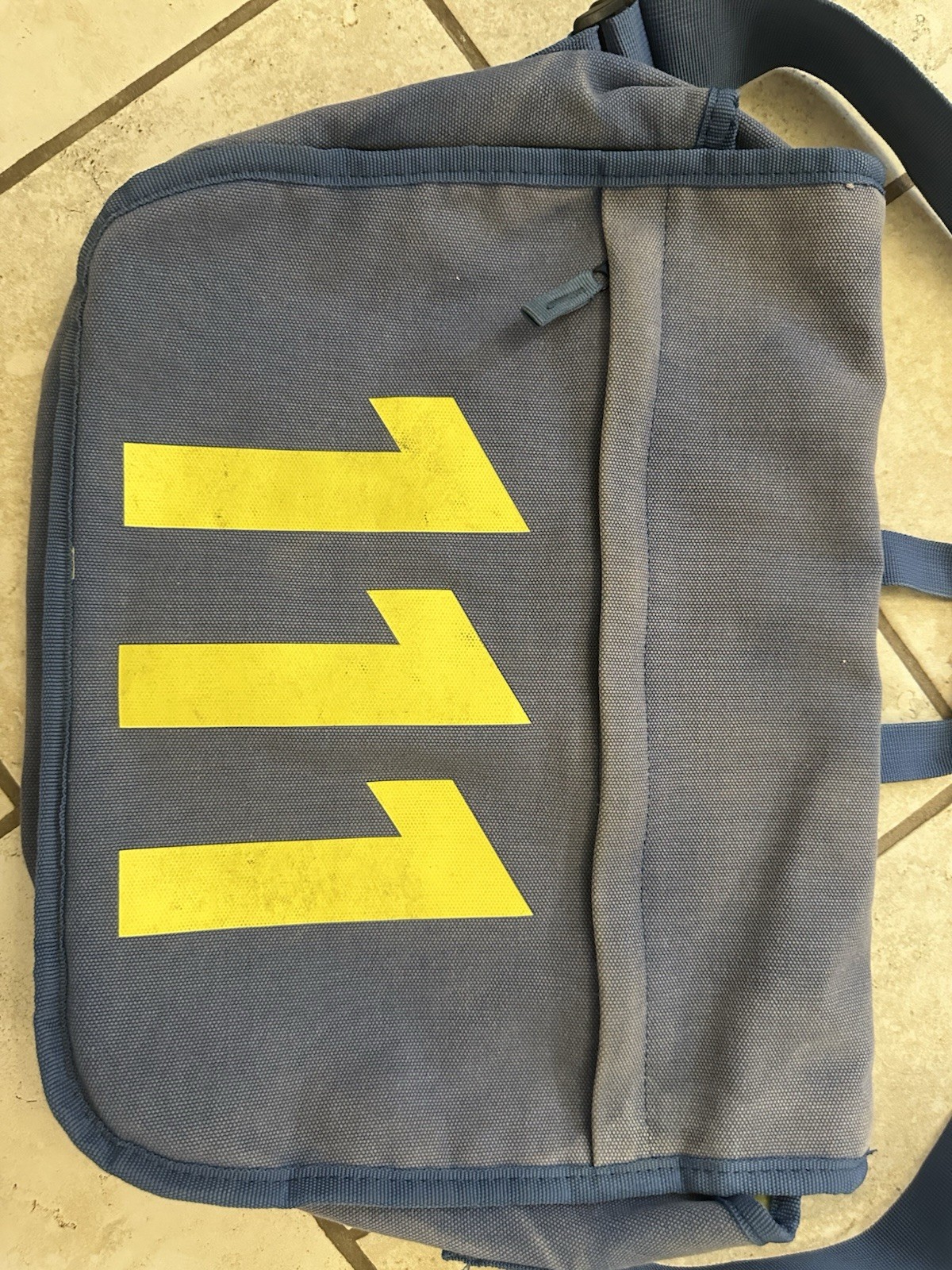 Official Bethesda Fallout 4 Vault 111 Messenger Bag – Loot Crate Exclusive