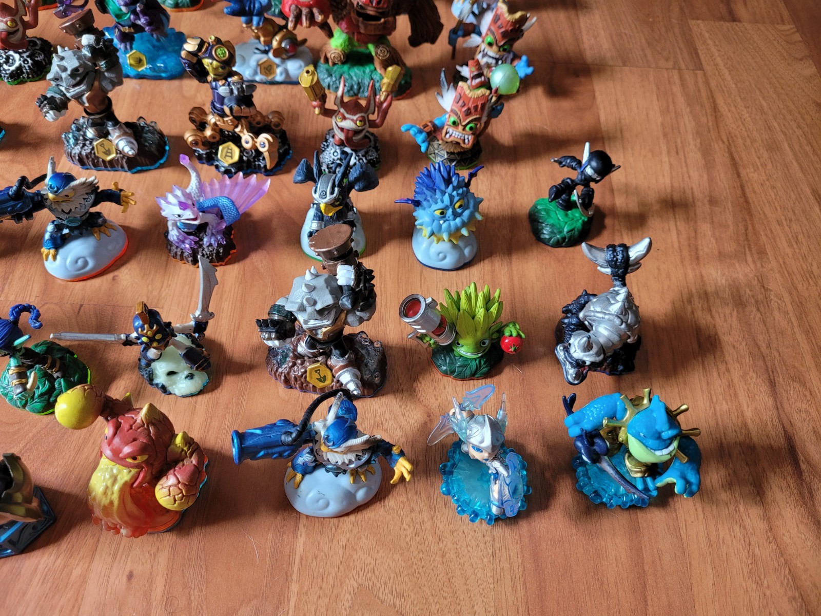HUGE Lot Of 52 Activision Skylanders Character Figures Mixed Series Action