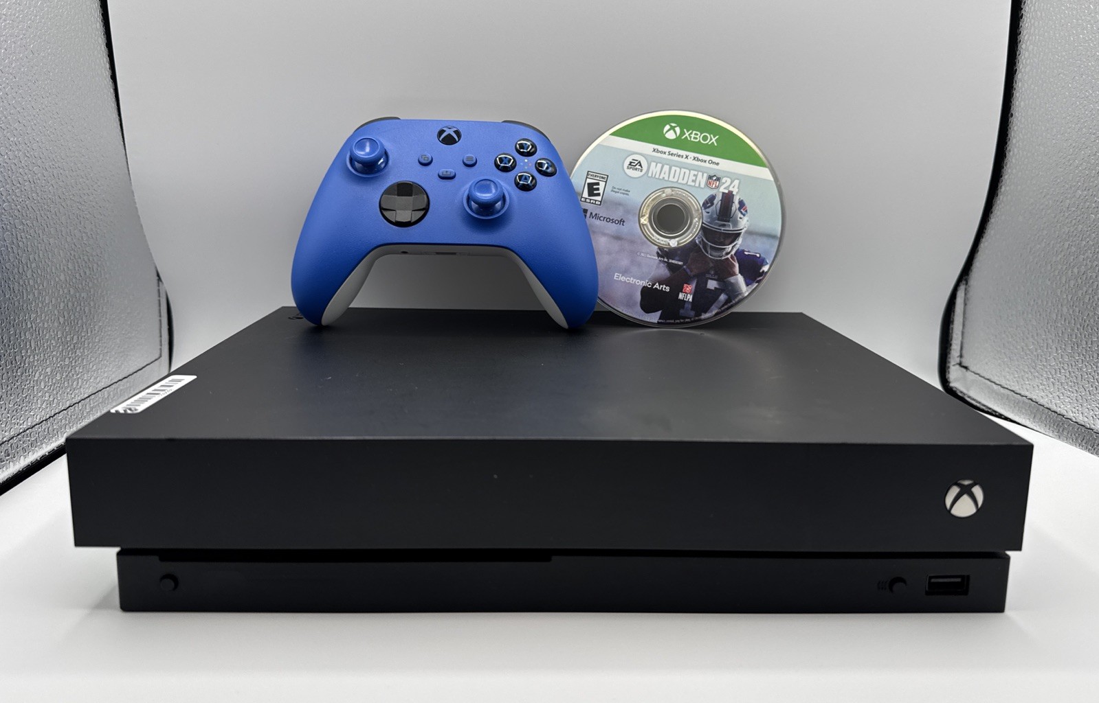 Microsoft Xbox One X 1 TB 4K Disc Console Black W Wireless Controller Game Cords