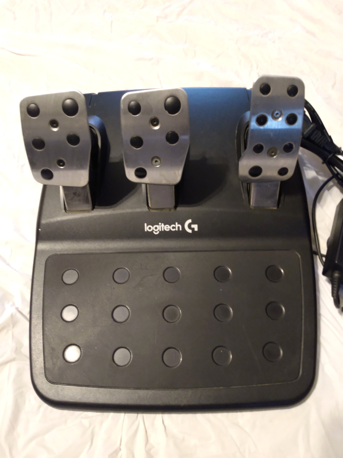 Logitech G29 Driving Force Racing Wheel and Floor Pedals Black NOT WORKING AS IS