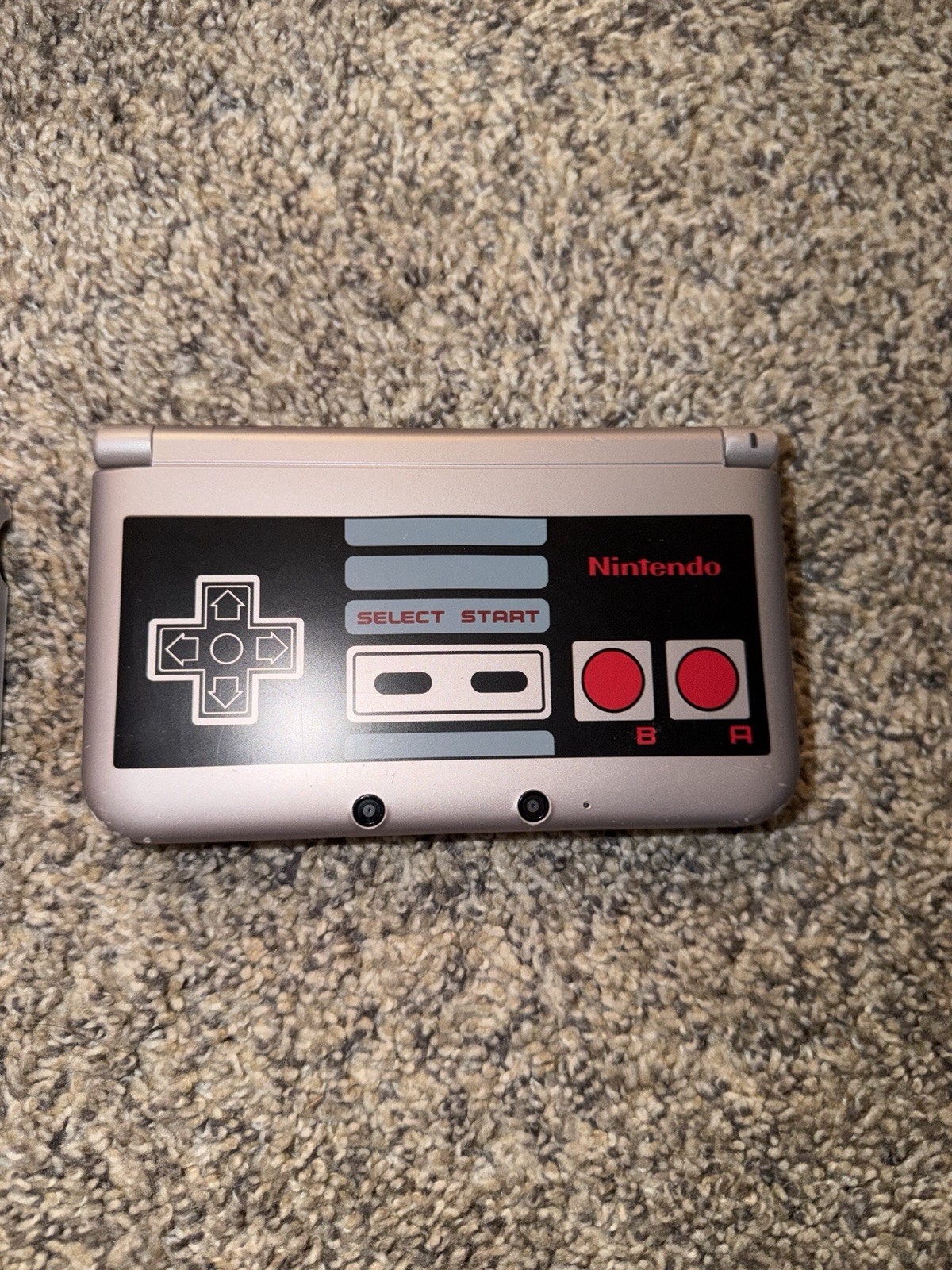 Nintendo 3DS XL Retro Silver Edition NES Controller w/ Charger (Tested & Working
