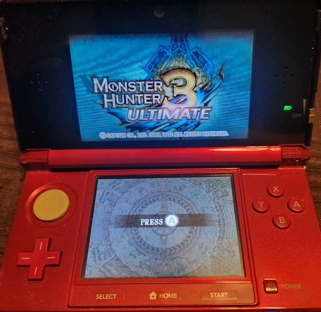 Nintendo 3DS Loaded With Extras And Multiple Games