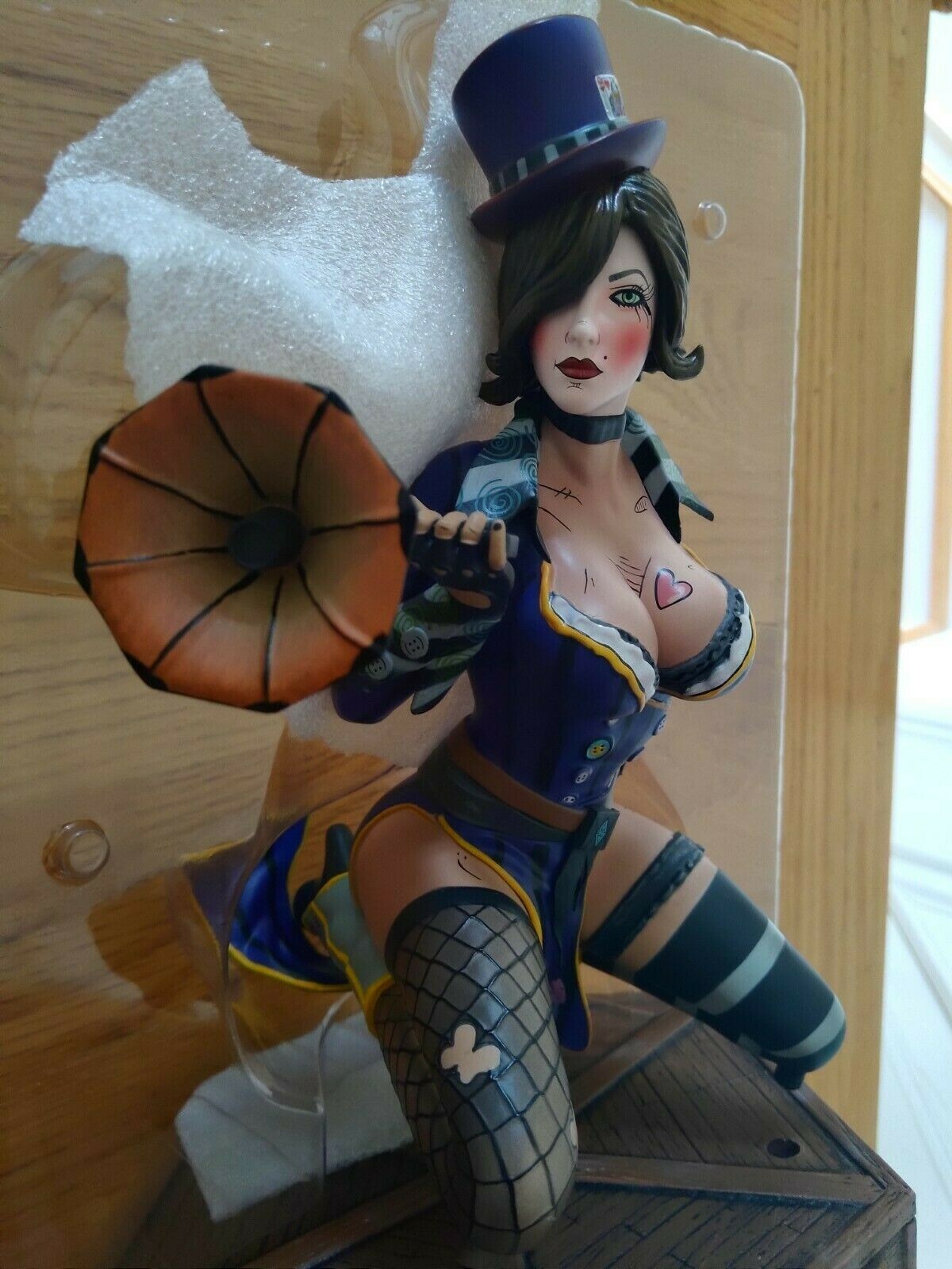 Borderlands 2 Mad Moxxi Purple Coat 1/4 Scale Statue Figure Chronicle #1551/5000