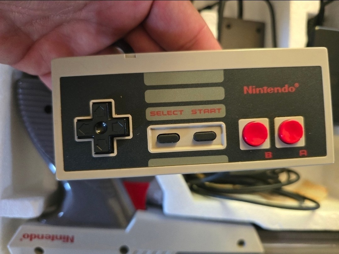 Nintendo Entertainment System With Toys R Us Receipt CIB