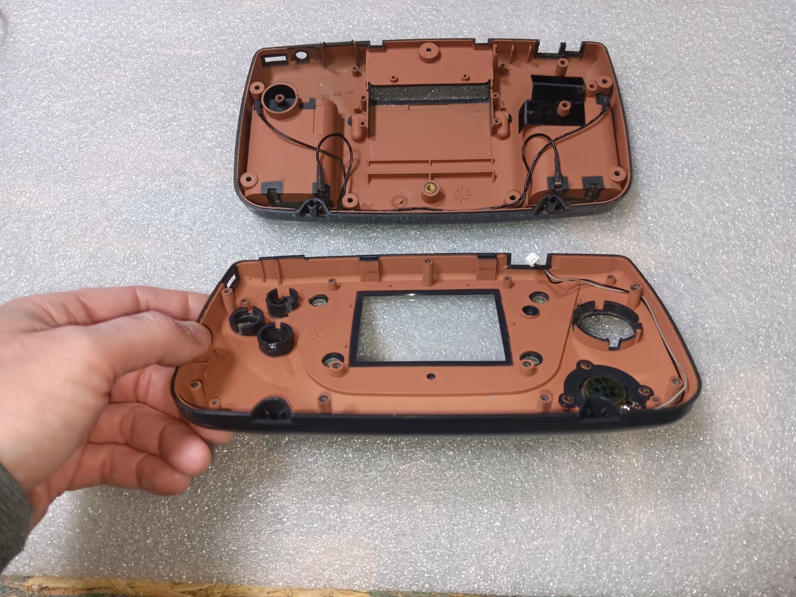 SEGA Game Gear 2110 EXACT EMPTY SHELL w/Glass Scratches ONLY-INTACT-SEE ALL
