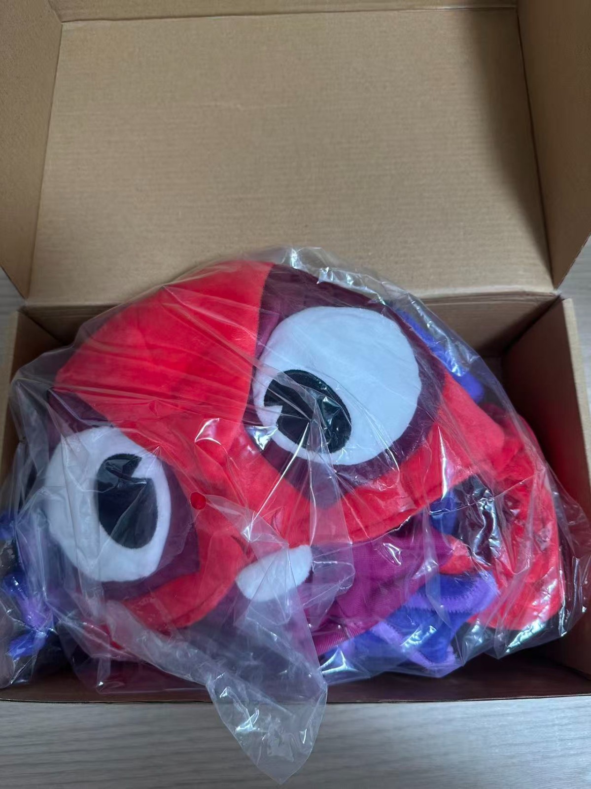 WORLD OF WARCRAFT RED MURLOC HAT/PLUSH HAT