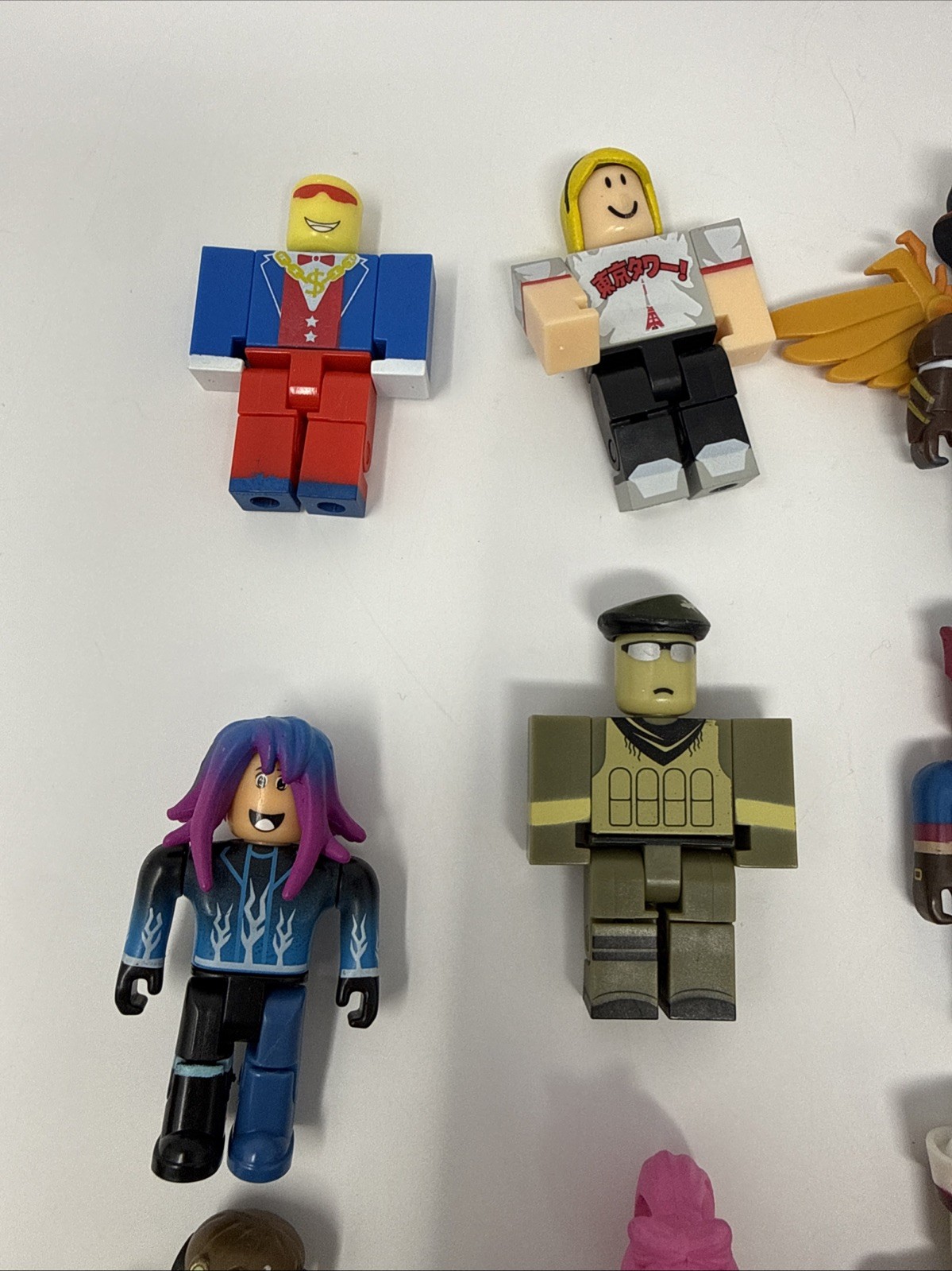 Roblox Mixed Lot of 15 Loose Figures Plus Some Accessories