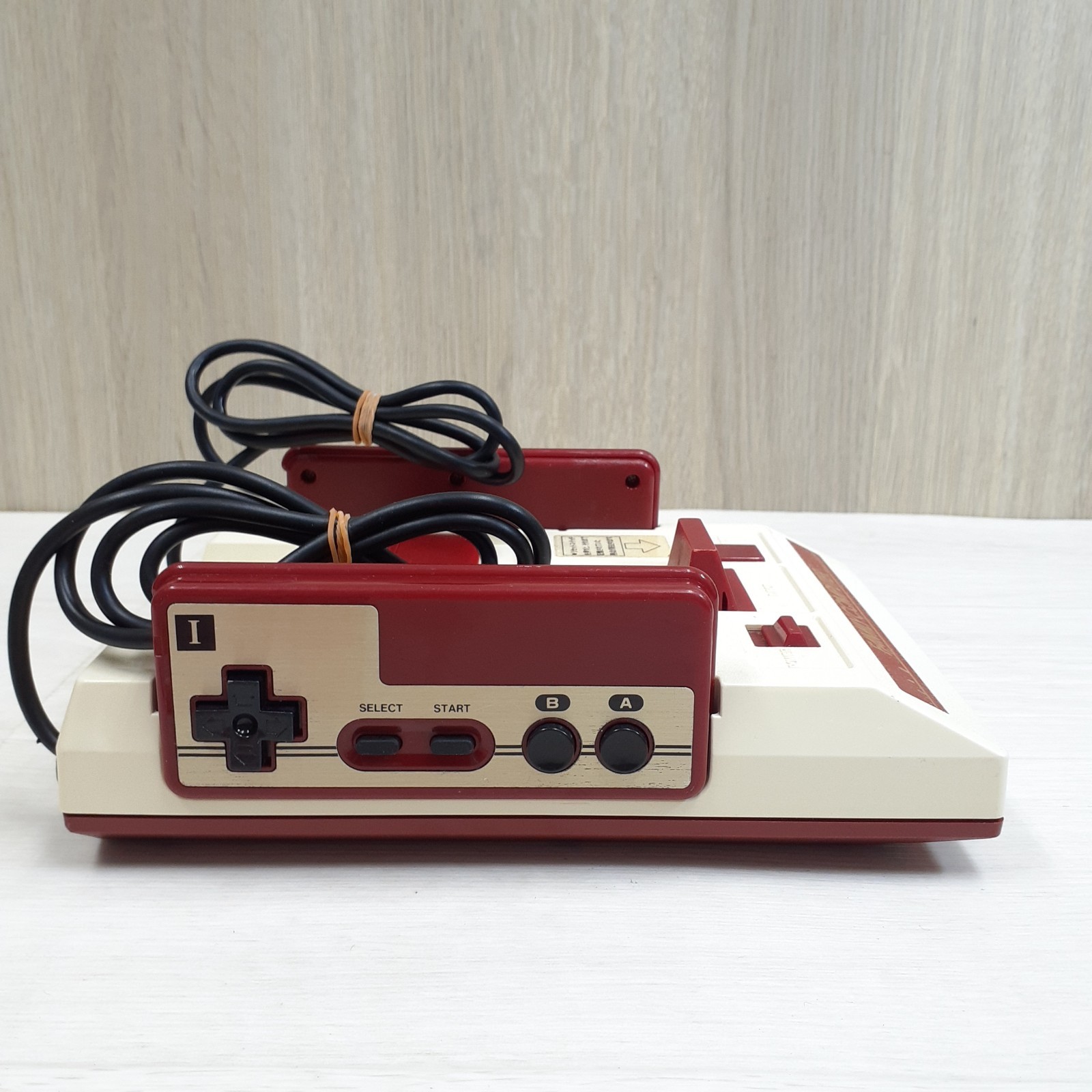 Japanese Famicom NES Console in Box CIB with Super Mario Bros HVC-001 Nintendo