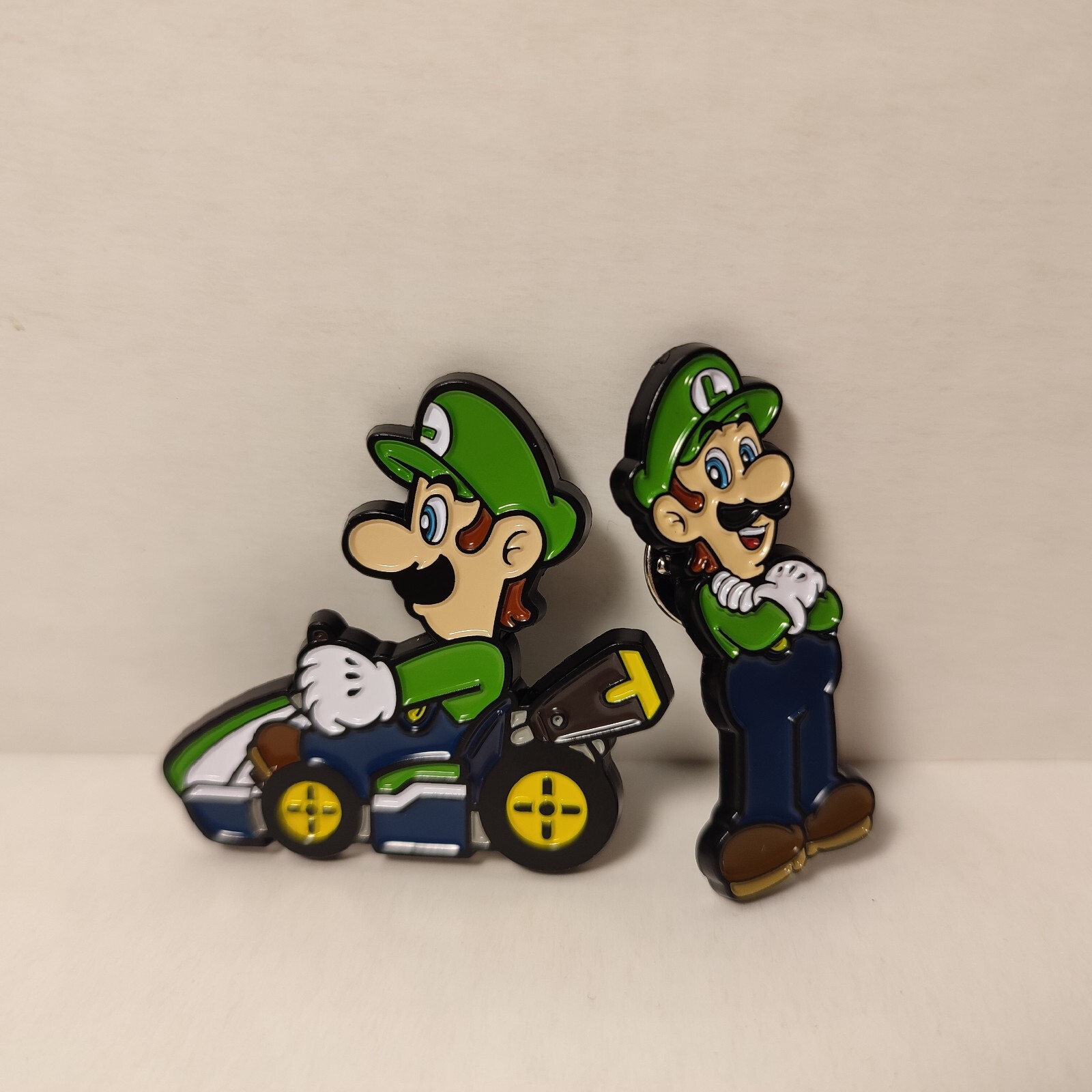 Super Mario Luigi Enamel Pins Bundle Official Nintendo Collectible Badges 2x