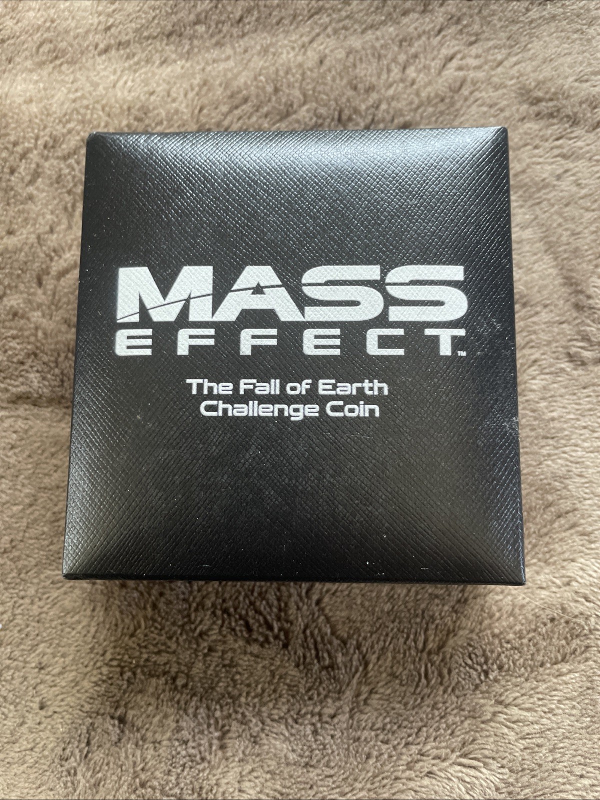 Mass Effect 1 2 3 The Fall of Earth Reaper War Challenge Coin Figure N7 Box