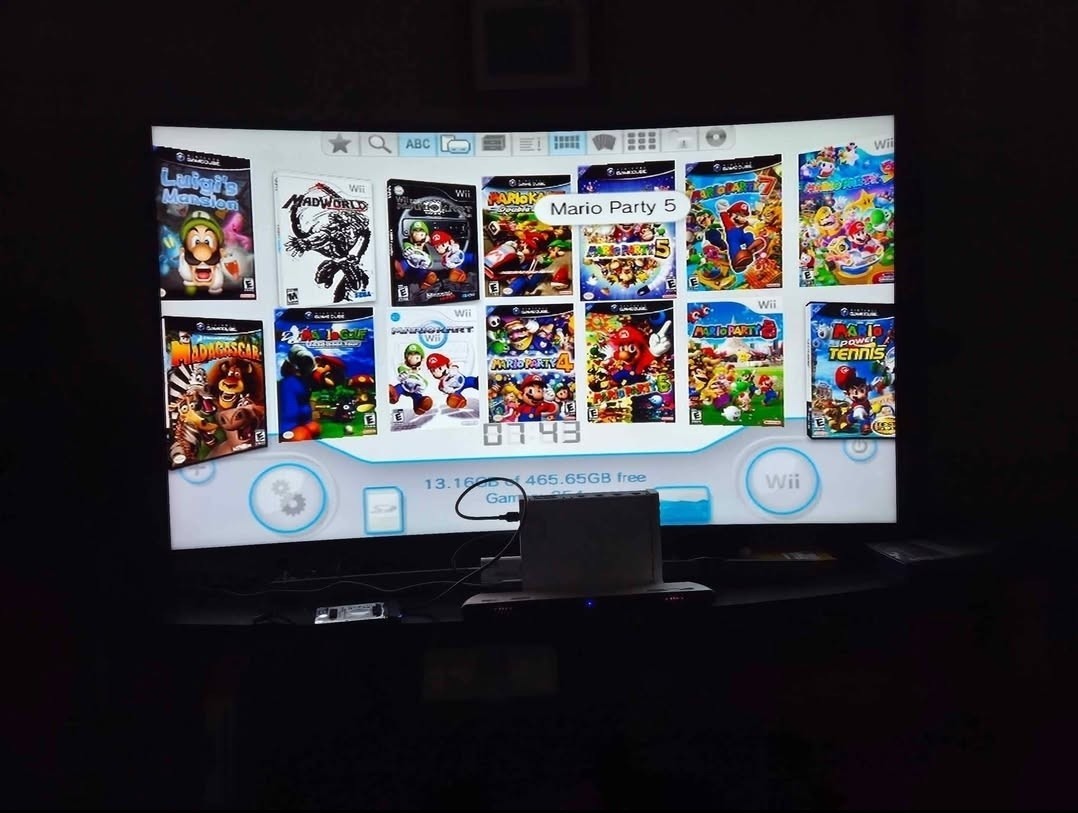 Nintendo Wii 500GB loaded! console only. plug and play!
