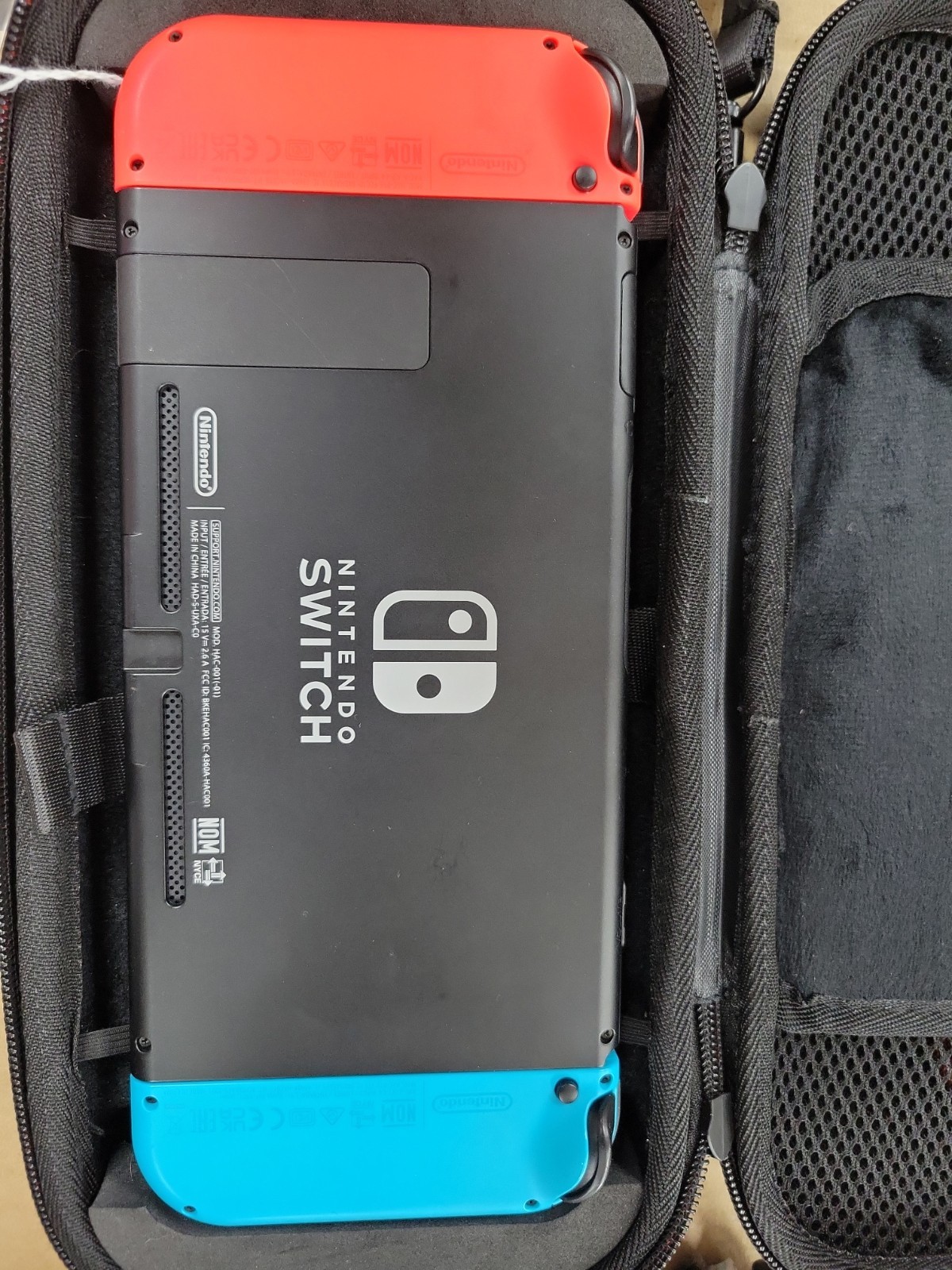 NINTENDO SWITCH HANDHELD: MODEL HAC-001 (-01) RED/BLUE, (B33004746)