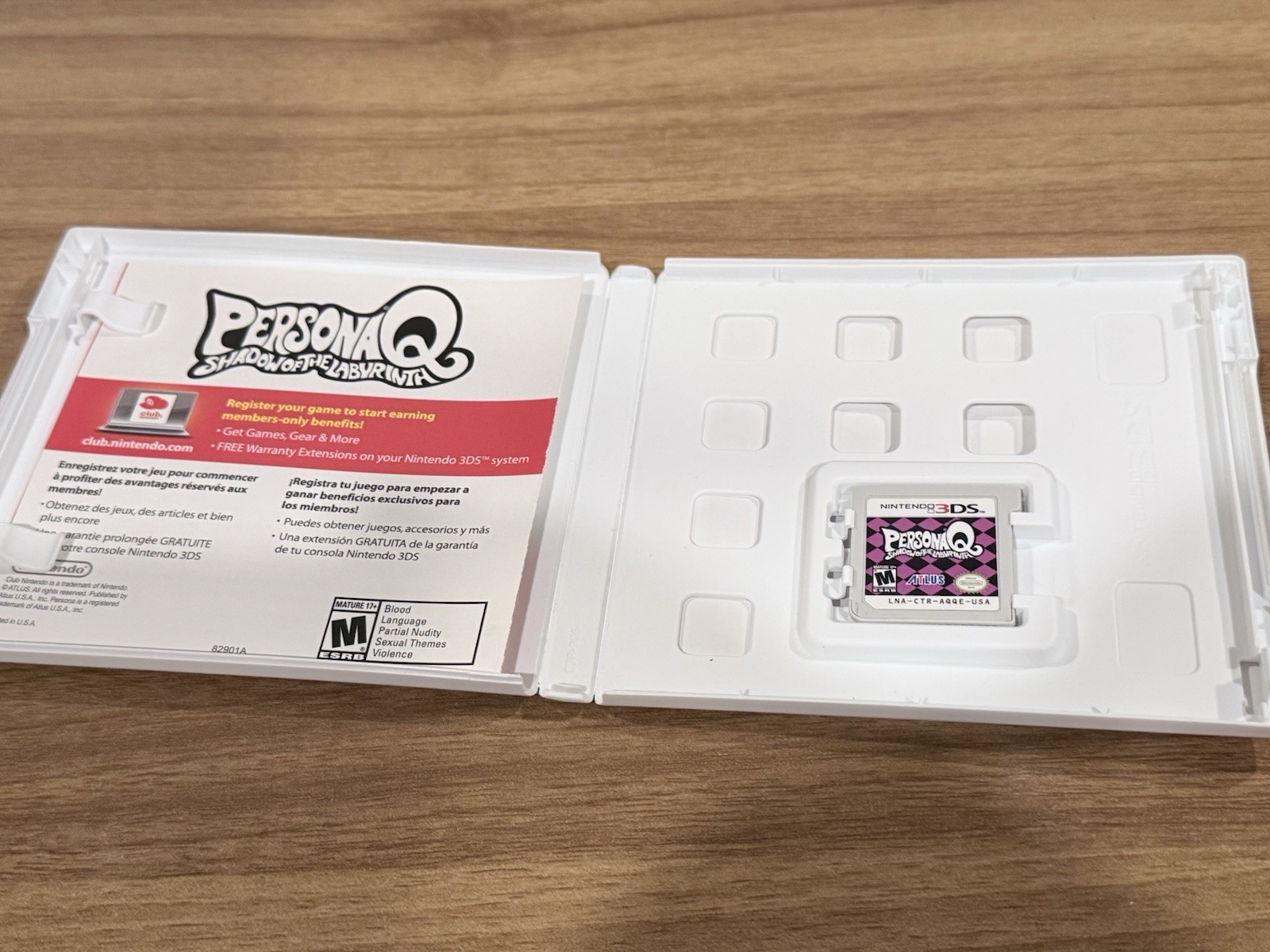 Persona Q: Shadow of the Labyrinth – Wild Cards Premium Edition – 3DS Incomplete