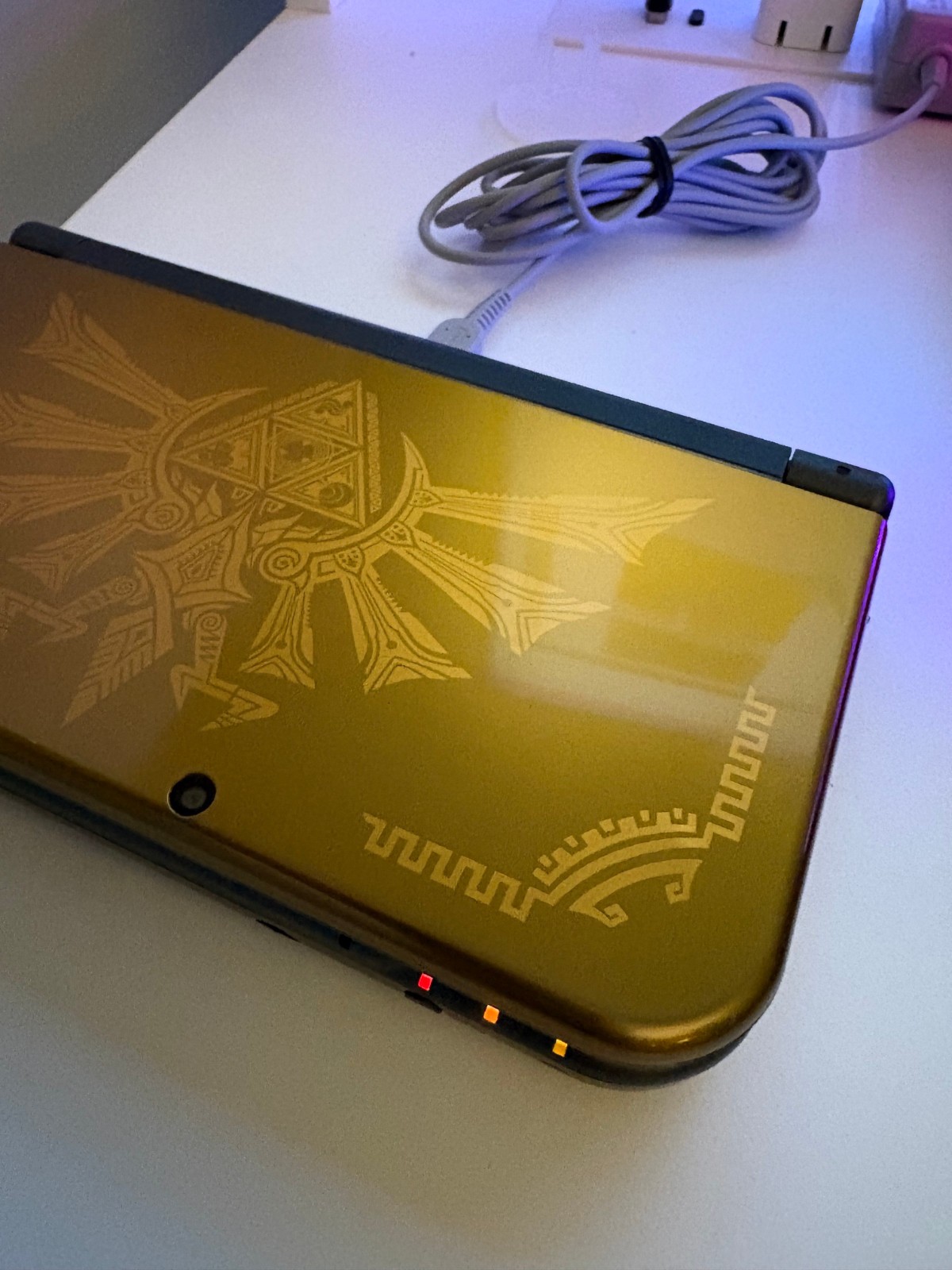 Nintendo New 3DS XL Handheld System Hyrule Edition Complete in Box Zelda Gold