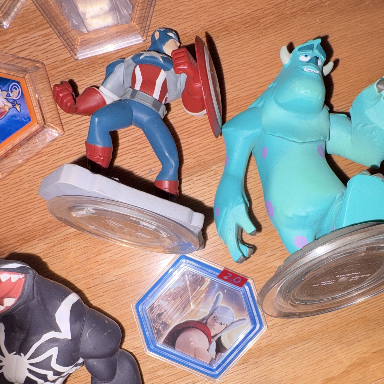 Disney Infinity Xbox 360 Game Disc Lot w/ Hulk, Captain America, Venom, Sulley