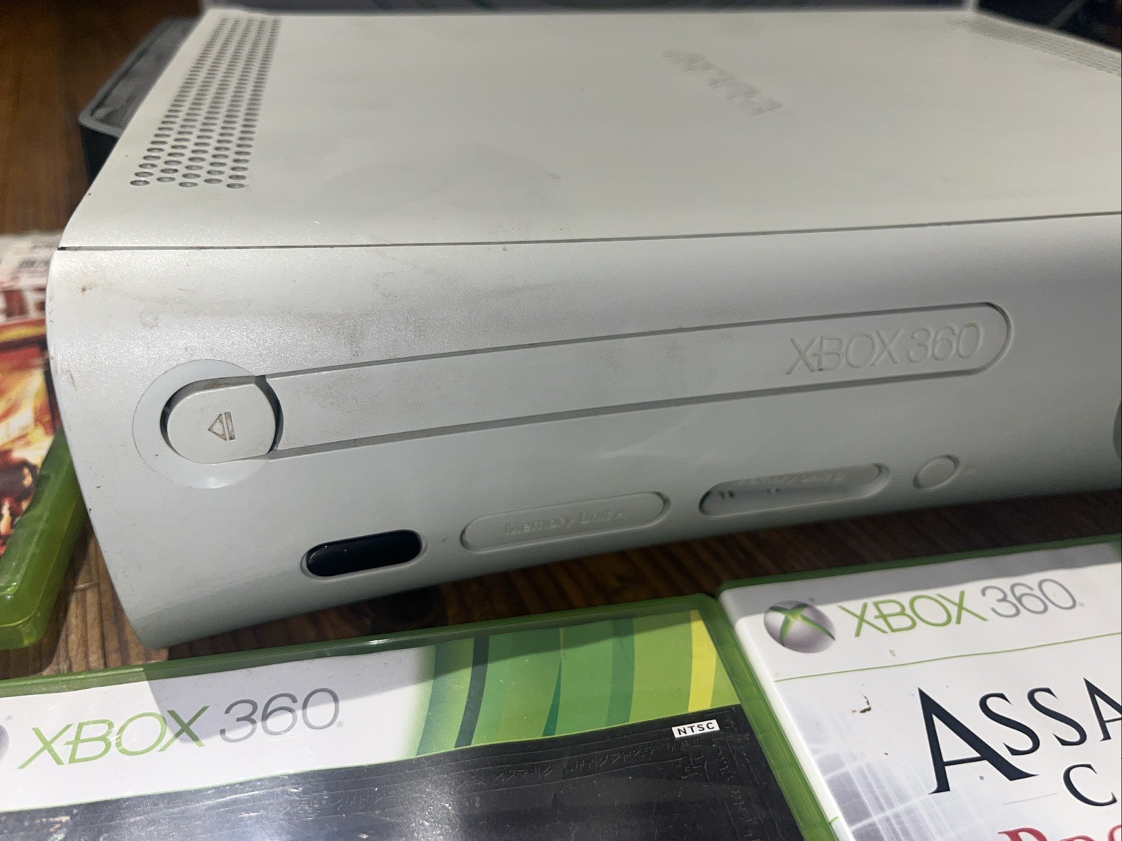 Xbox 360 White 60gb Console bundle w/ games & Original Box