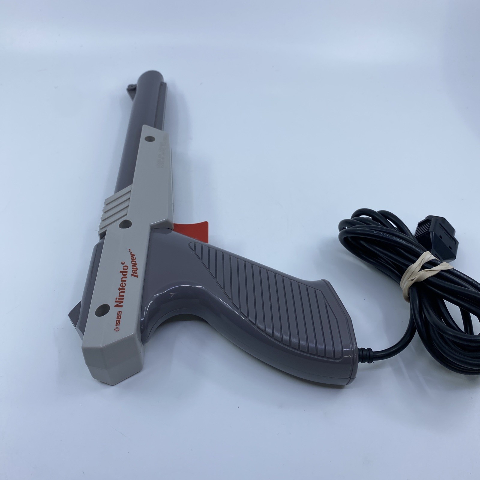 Nintendo NES Zapper Light Gun Gray OEM 1985 Tested Working Duck Hunt