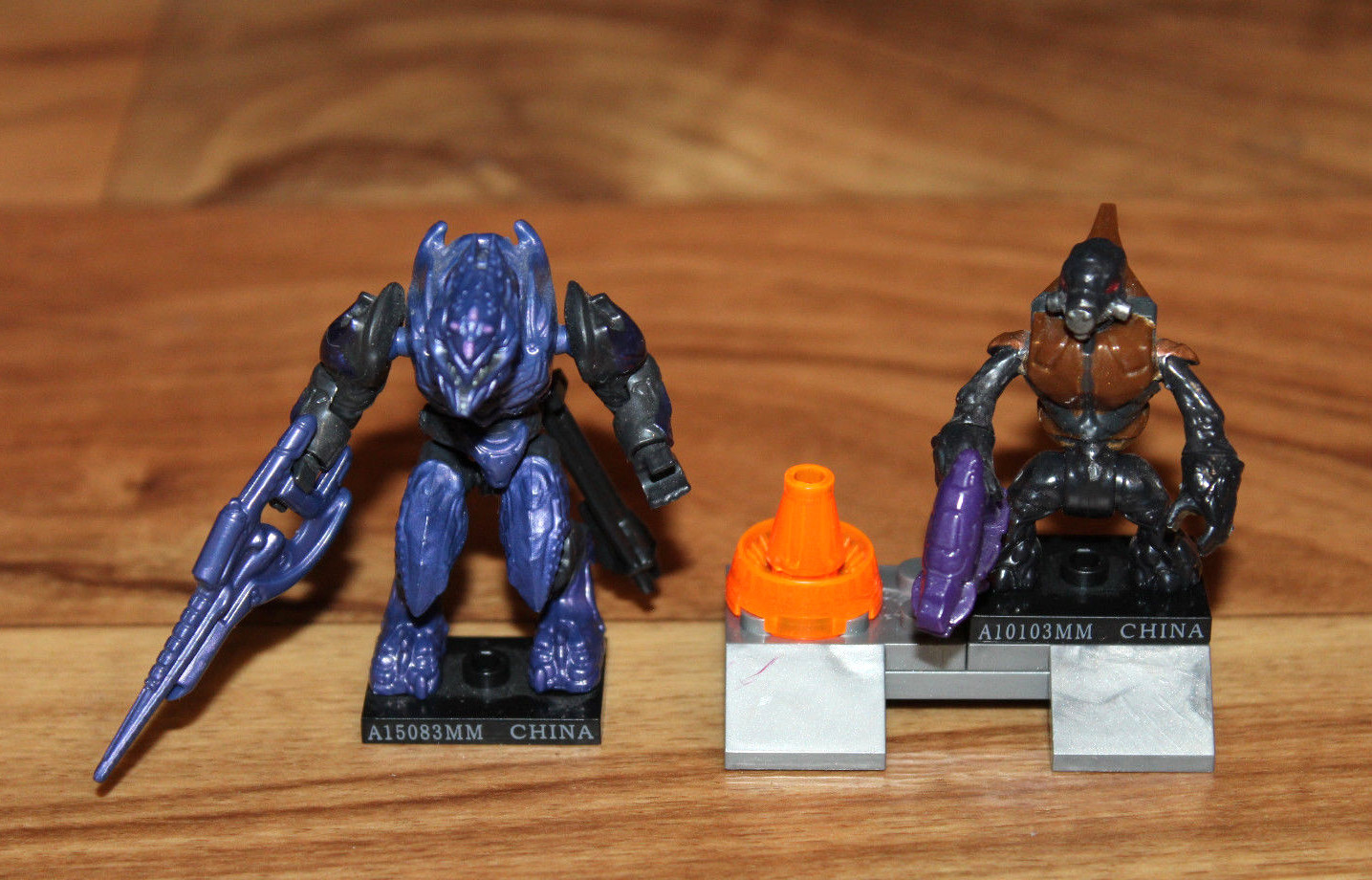 Mega Bloks Mega Construx Halo Figure Set Spartan Purple White Blue Transparent