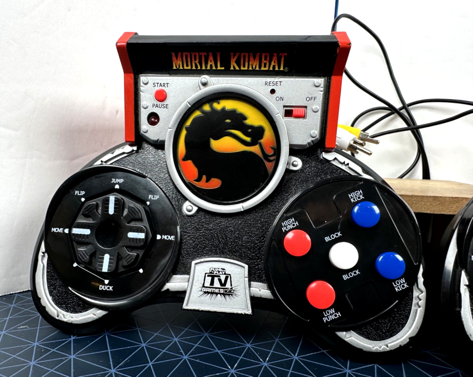 JAKKS Pacific Mortal Kombat 2004 Plug & Play Two Controllers w/ Multiplayer Cord