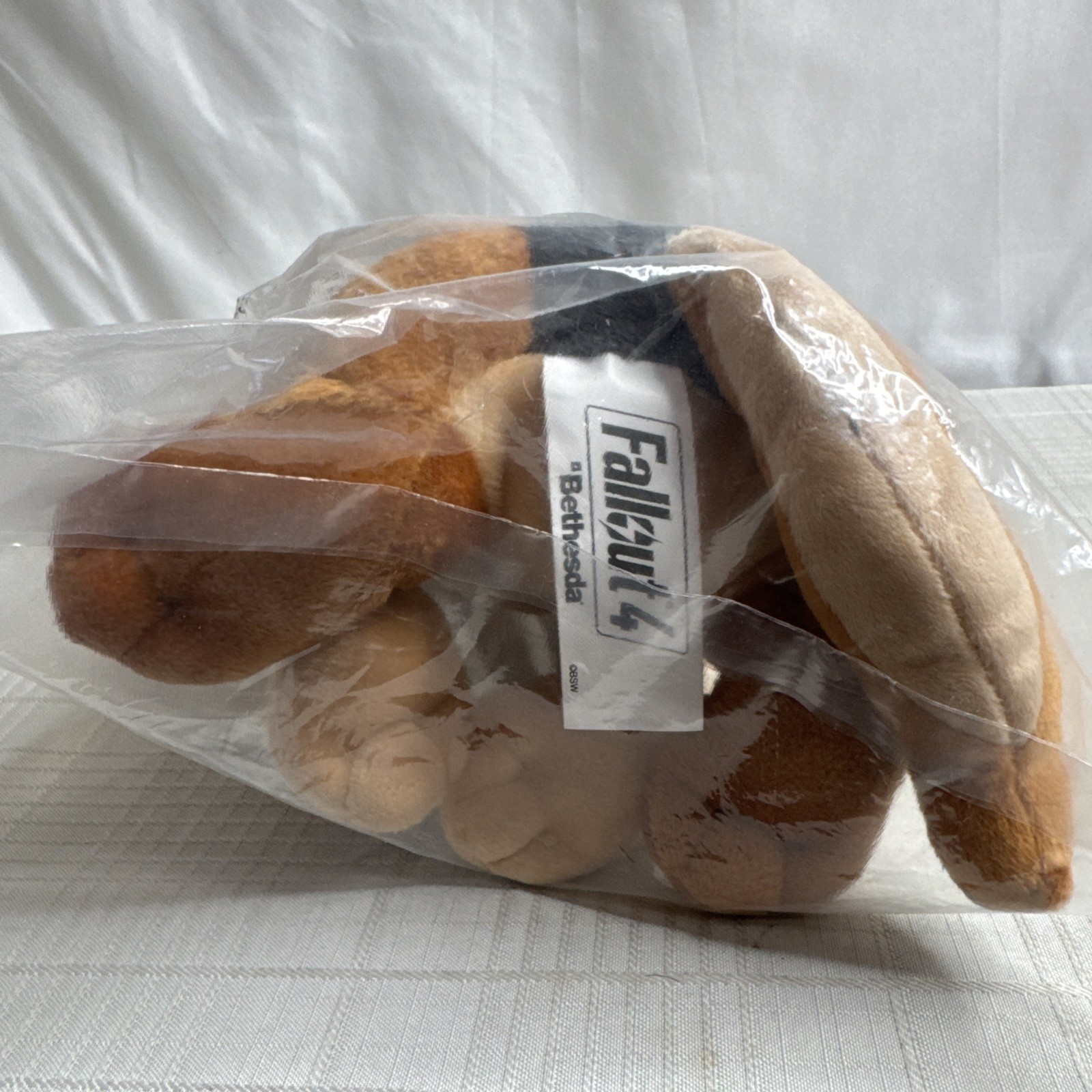 Fallout 4 Dogmeat Sitting Plush Toy Dog Bandana & Goggles 11″ Bethesda 2015 NEW