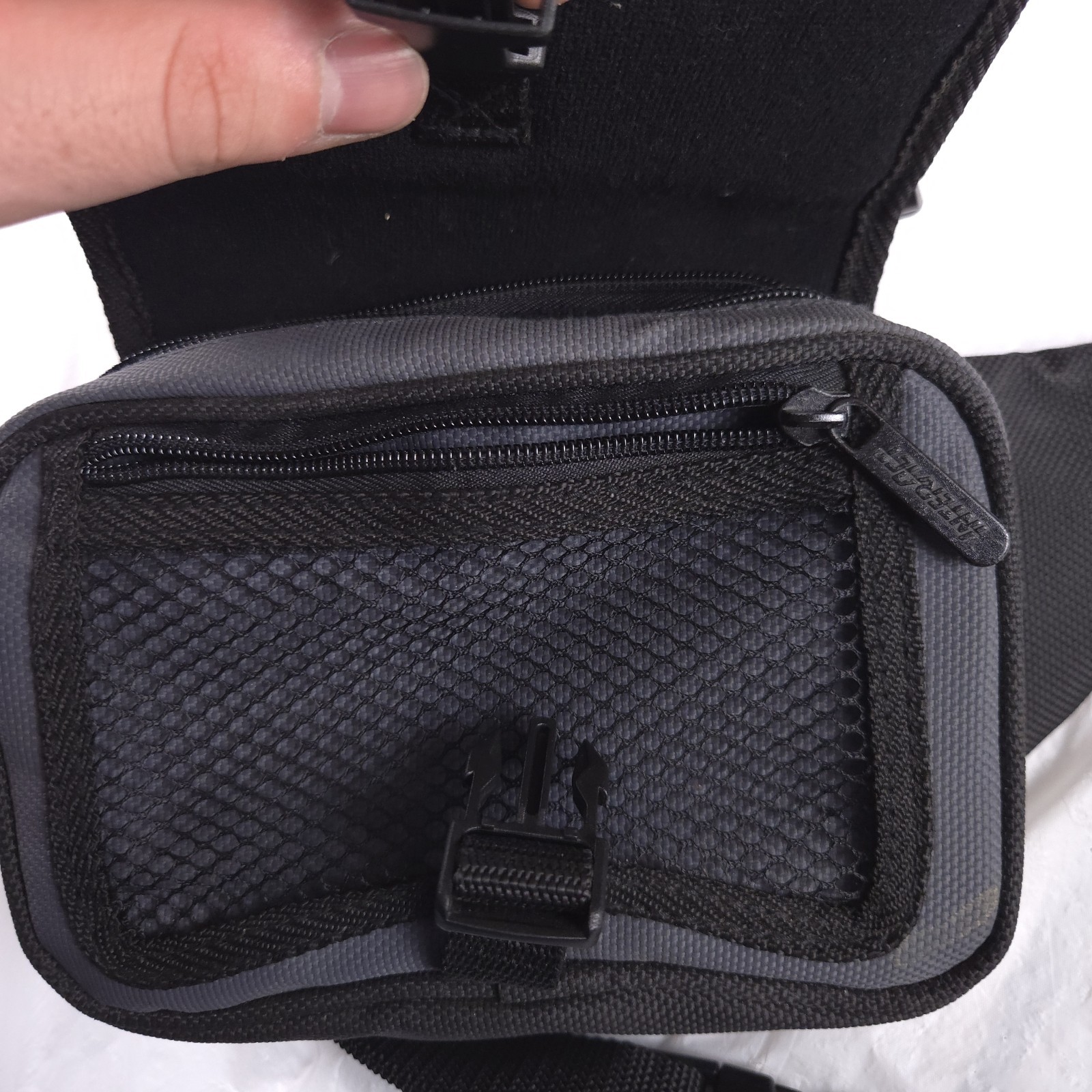 Nintendo GameBoy Fanny Pack Carrying Case Travel Bag 90s Interact Accessory