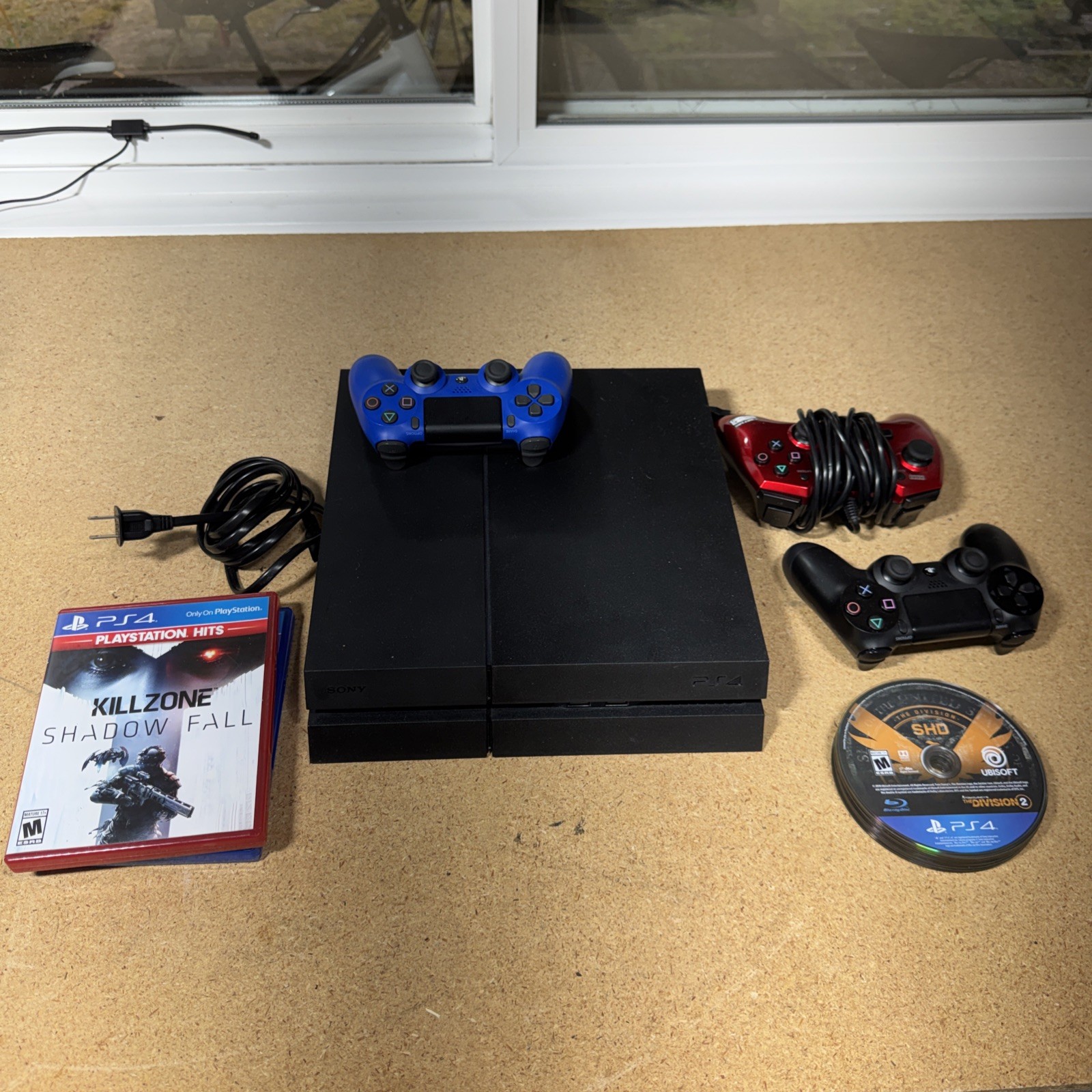 Sony PlayStation 4 PS4 CUH-1215A 500GB Bundle w/3 Controllers and 17 Games