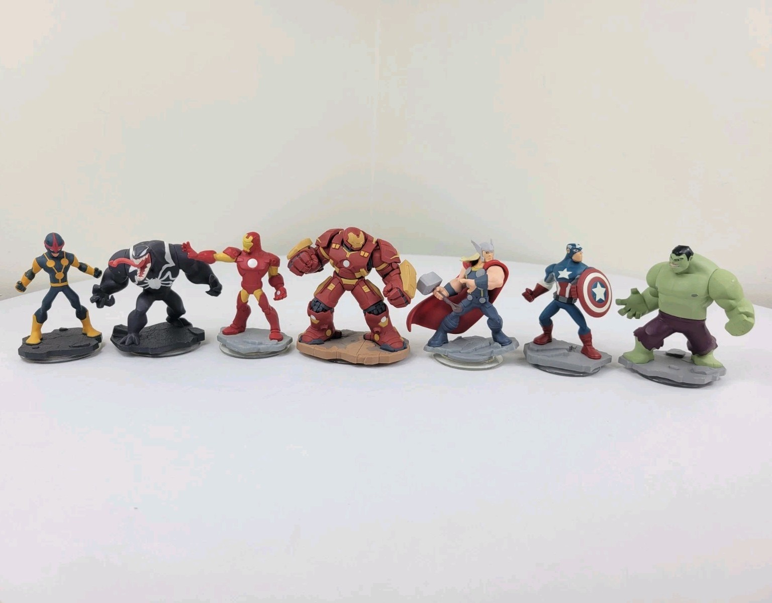 Disney Infinity 2.0 Edition Venom Thor Iron Man Hulk Captain America Lot of 7