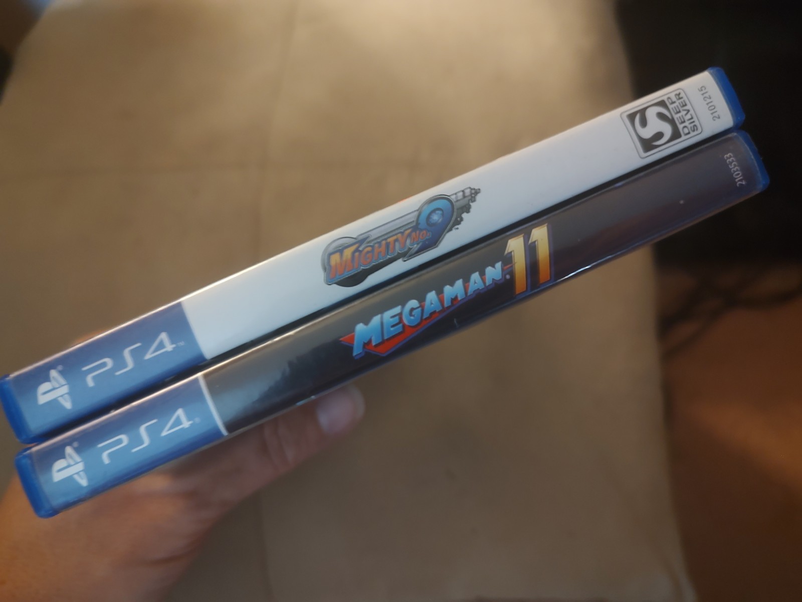 MEGA MAN 11 30 YEAR COLLECORS EDITION STRATEGY GUIDE PS4 MIGHTY NO 9 POSTER
