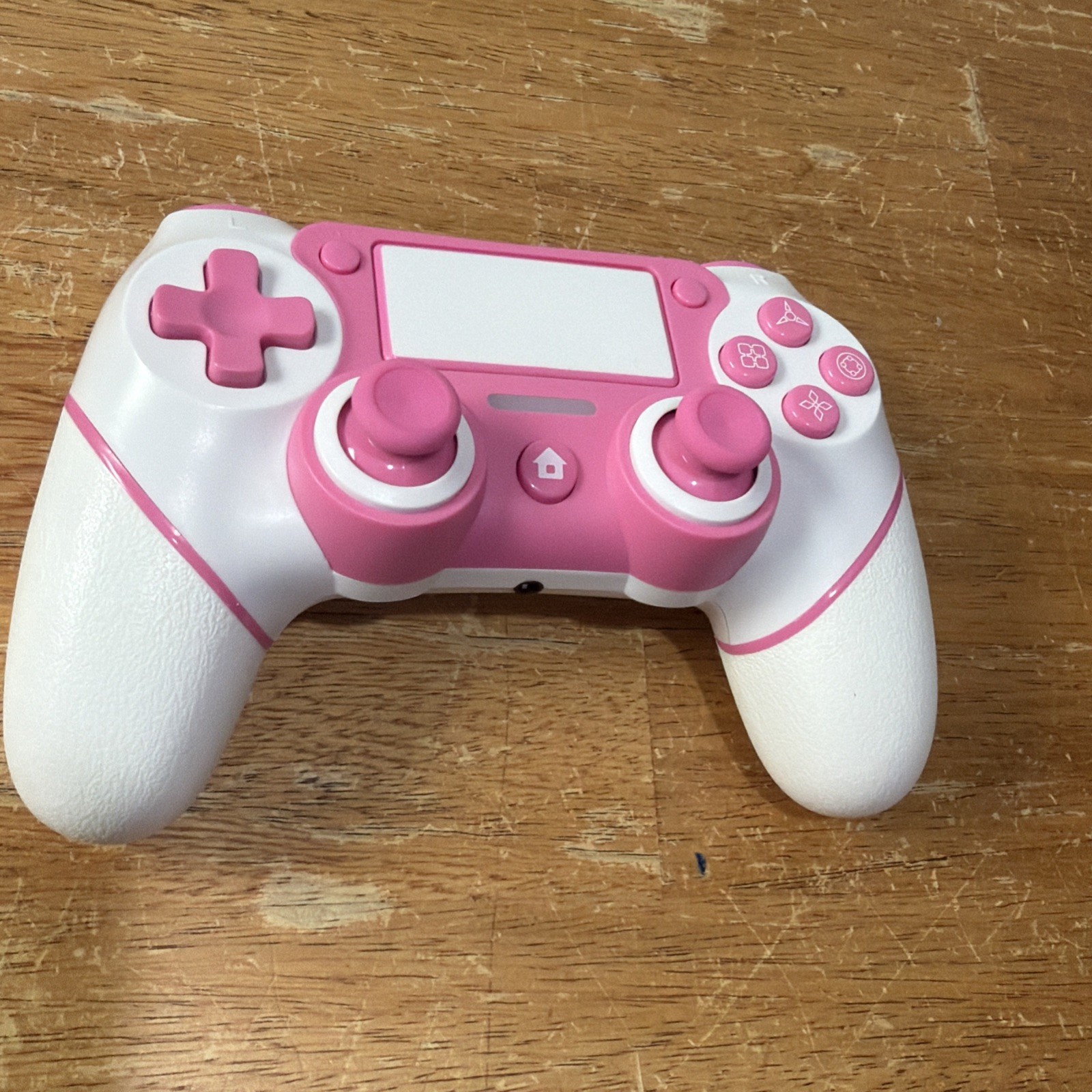 PS 4 charging dock dc 5V 2A with 2 controllers Pink And White