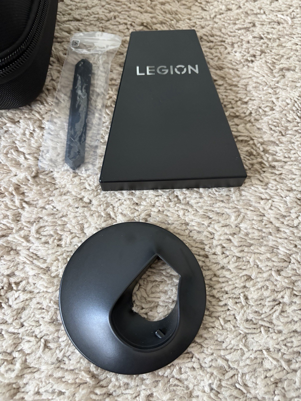 Legion Go 2 with Z2 Extreme, 32 GB RAM, 1TB HD, OLED (In Hand) MINT