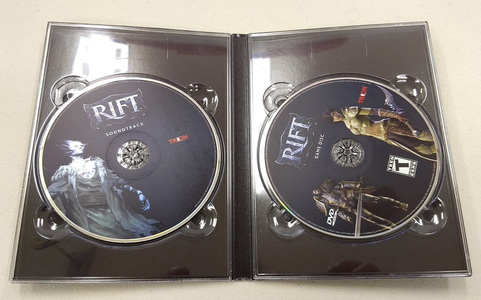 RIFT Collector’s Edition COMPLETE ~ PC DVD-Rom 2011 ~ Trion Worlds