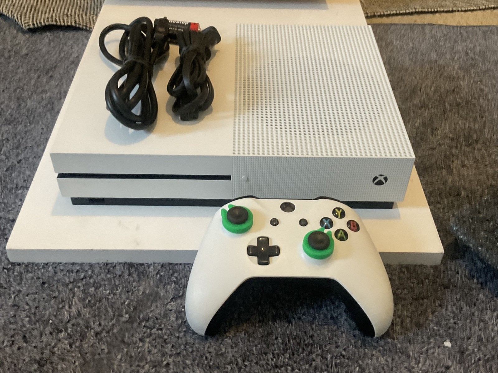 Xbox One S 1 Terabyte DISC DRIVE with Controller Color is White