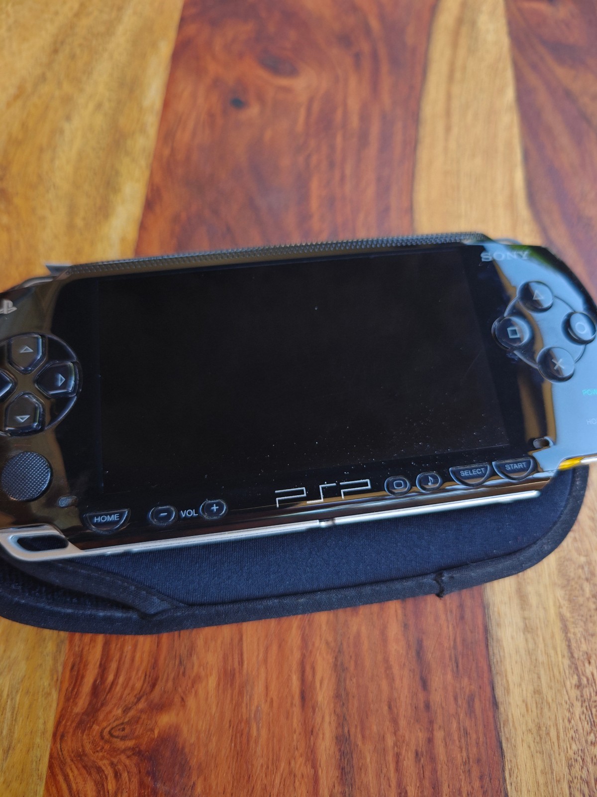 Sony PSP 1001 Console BLACK – Tested & Working – Includes OEM Sony Soft Case