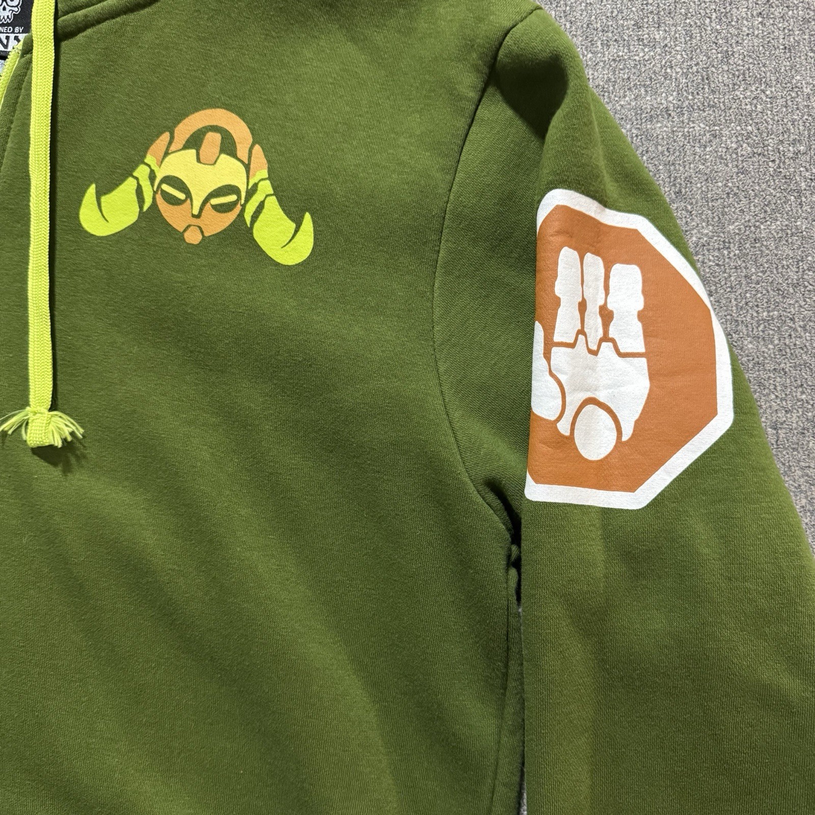 J!NX Overwatch Ultimate Orisa Hoodie Green Large Excellent Blizzard Gaming