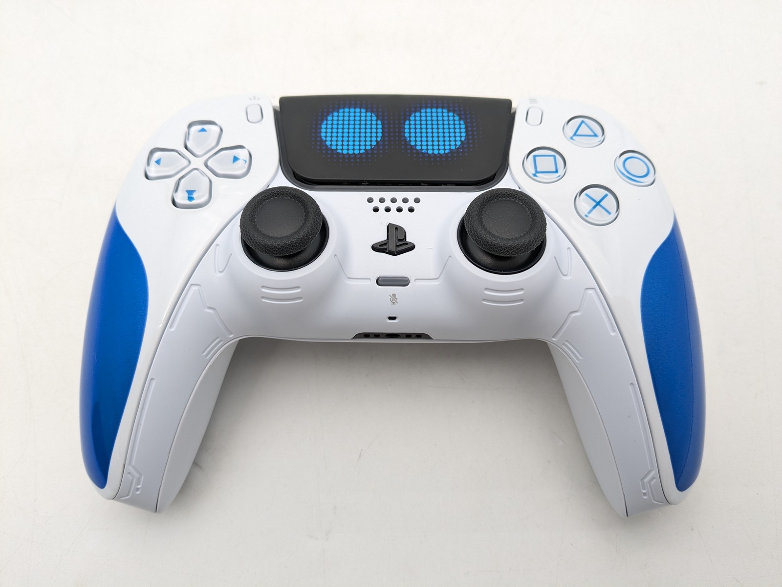 Sony DualSense Astrobot Limited Edition PS5 Controller (CFI-ZCT1W) W/ Case